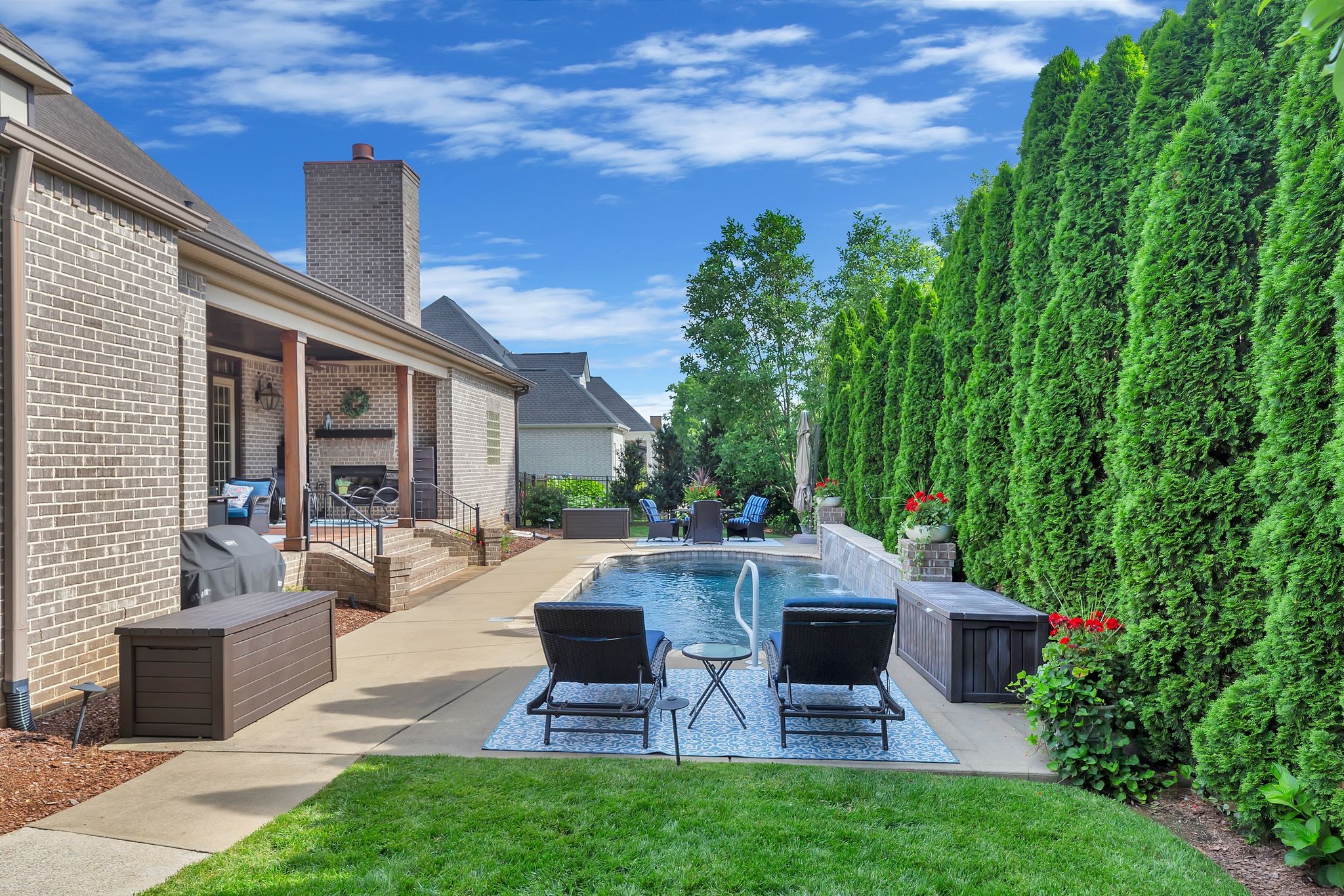 2811 Craythorne Dr