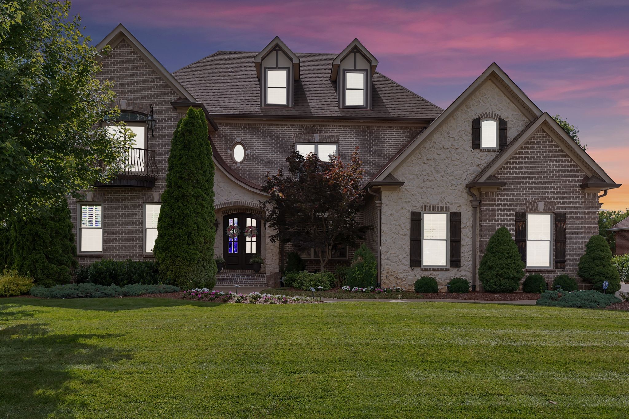 2811 Craythorne Dr