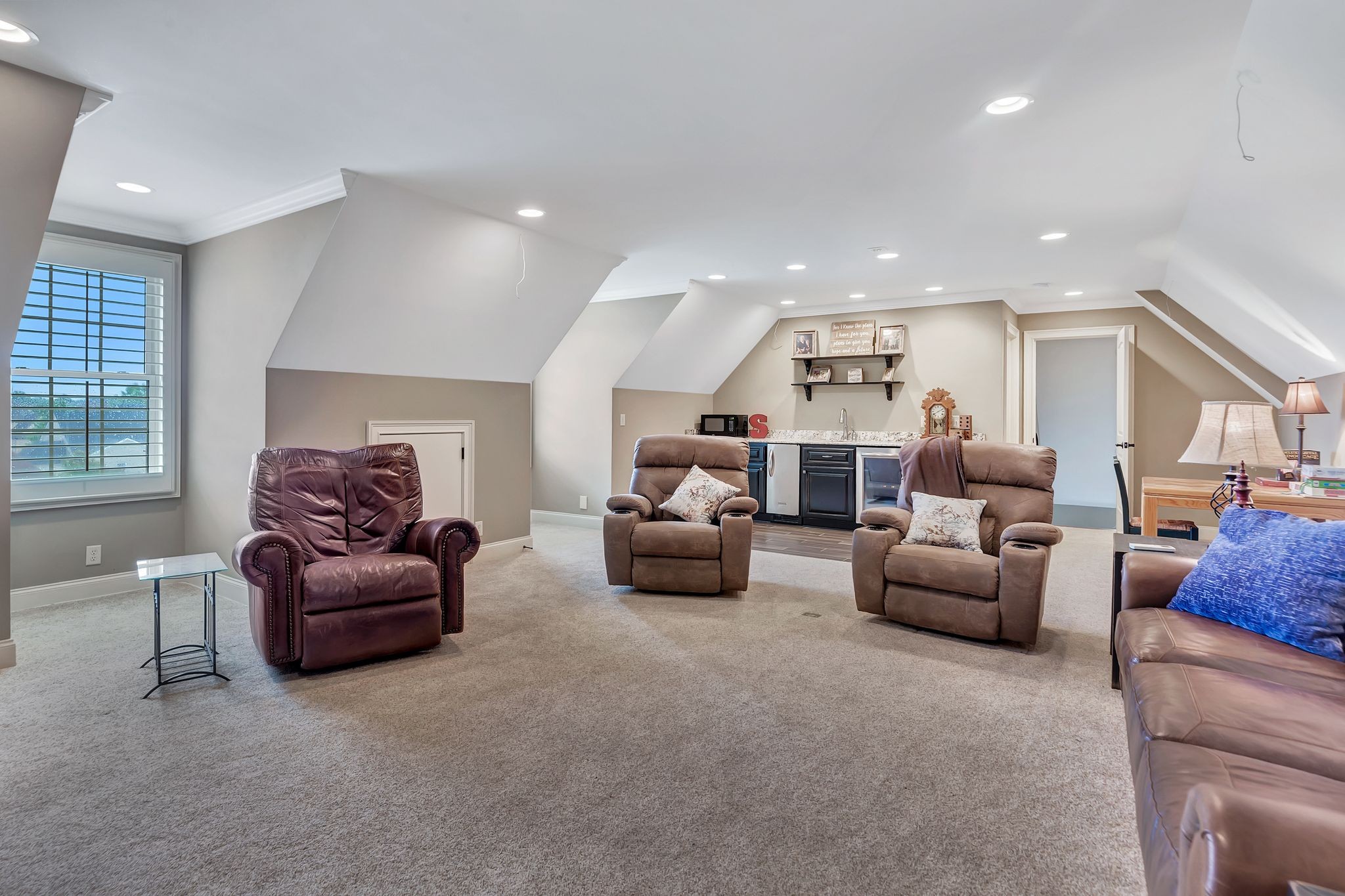 2811 Craythorne Dr