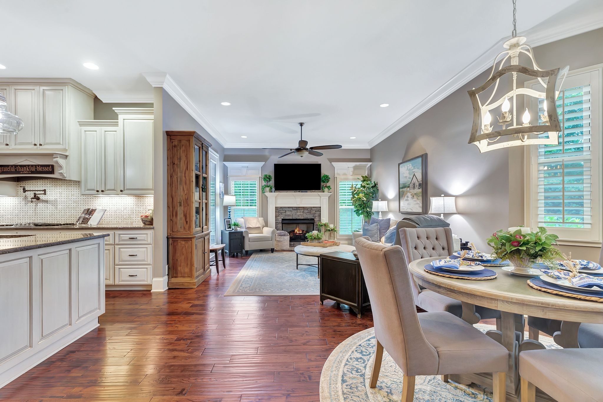 2811 Craythorne Dr