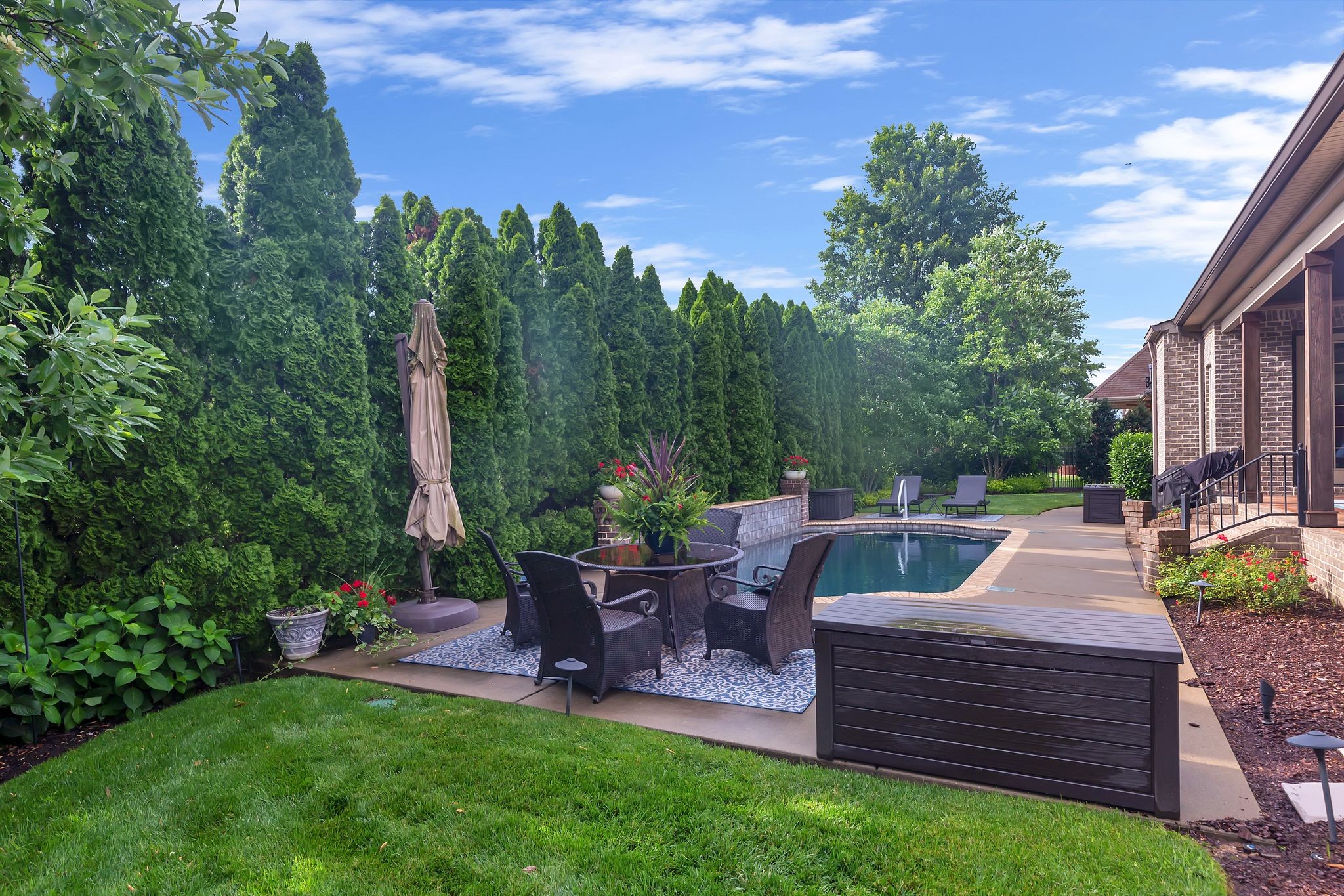 2811 Craythorne Dr