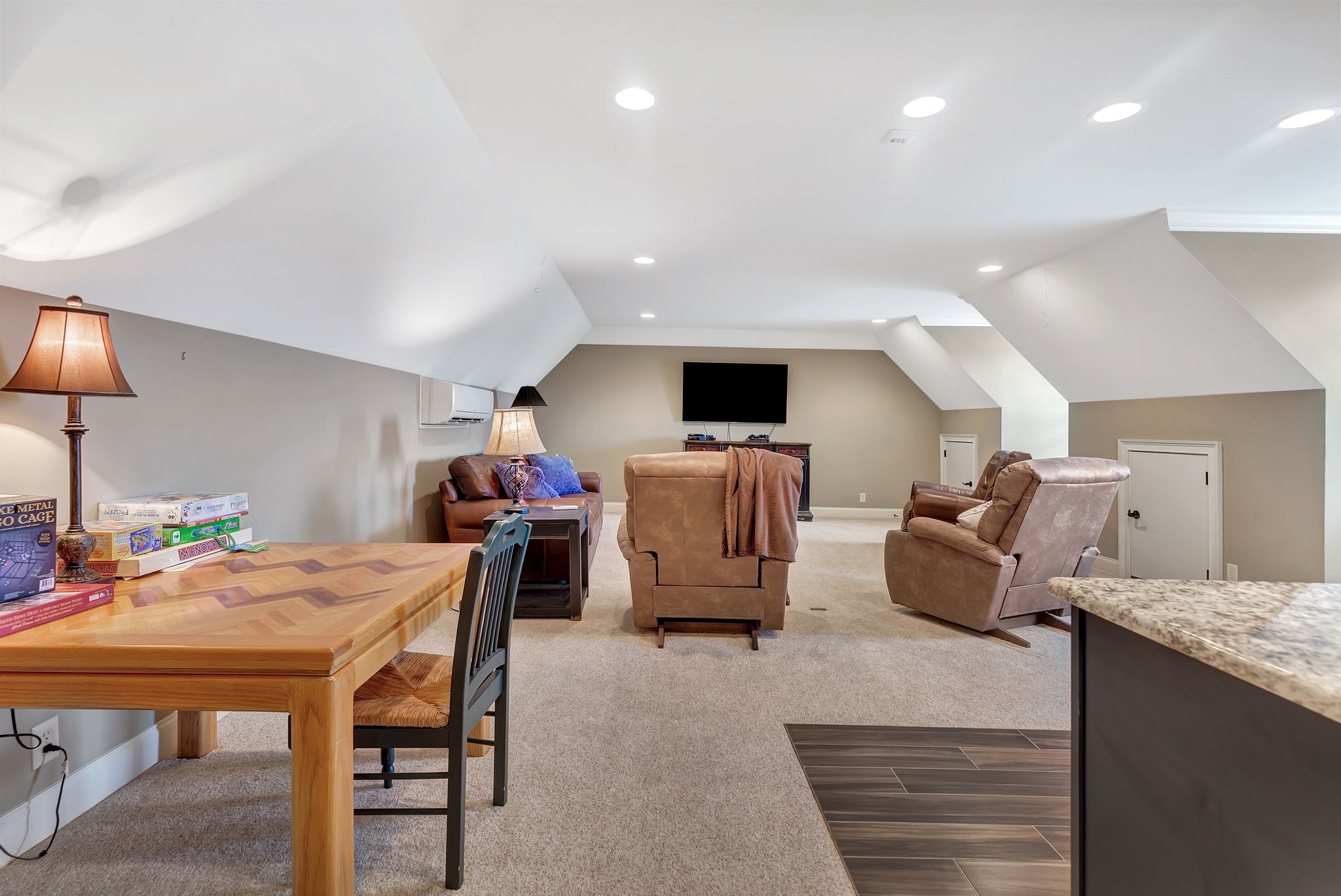 2811 Craythorne Dr