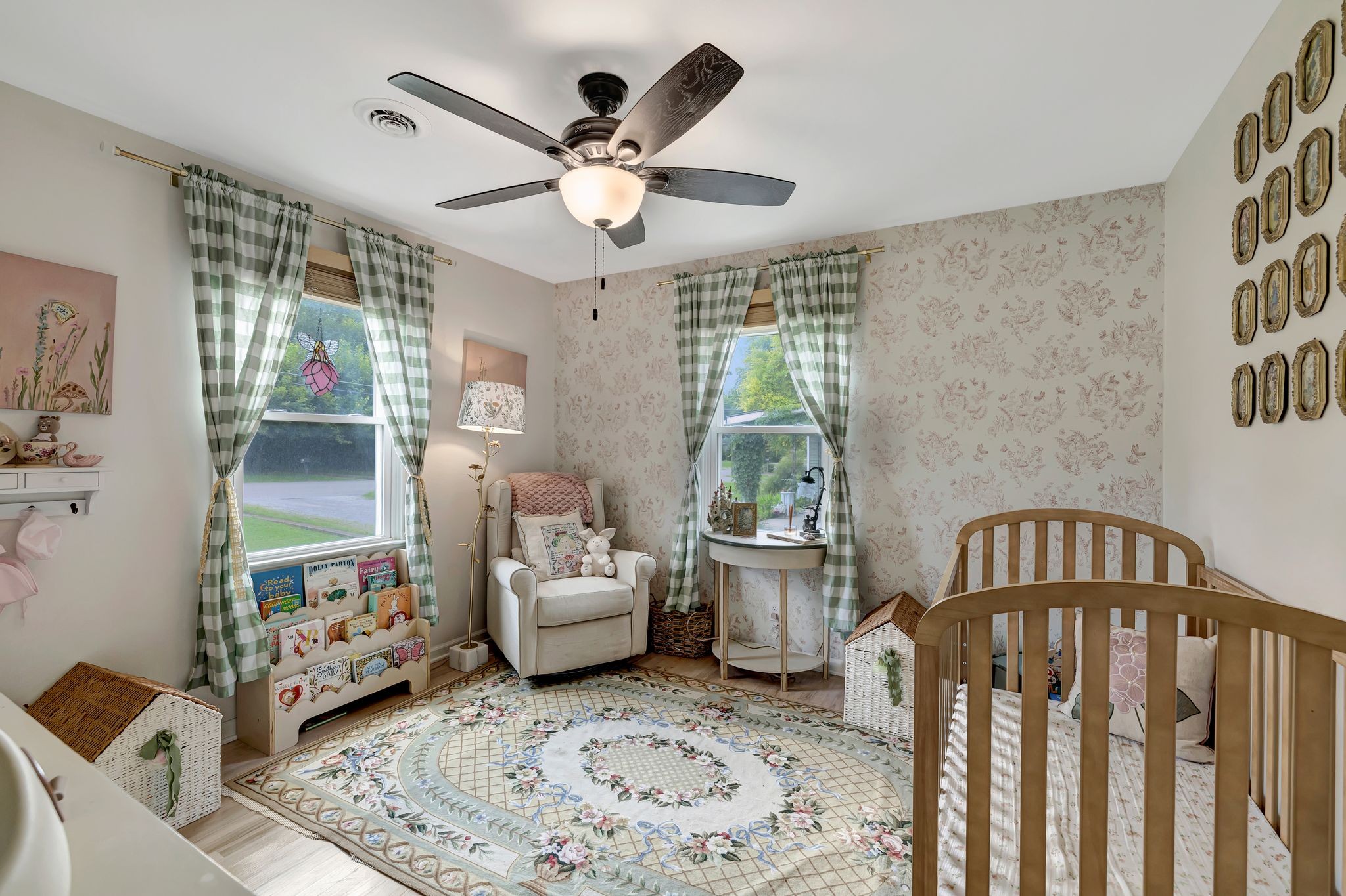 1519 Graybar Ln