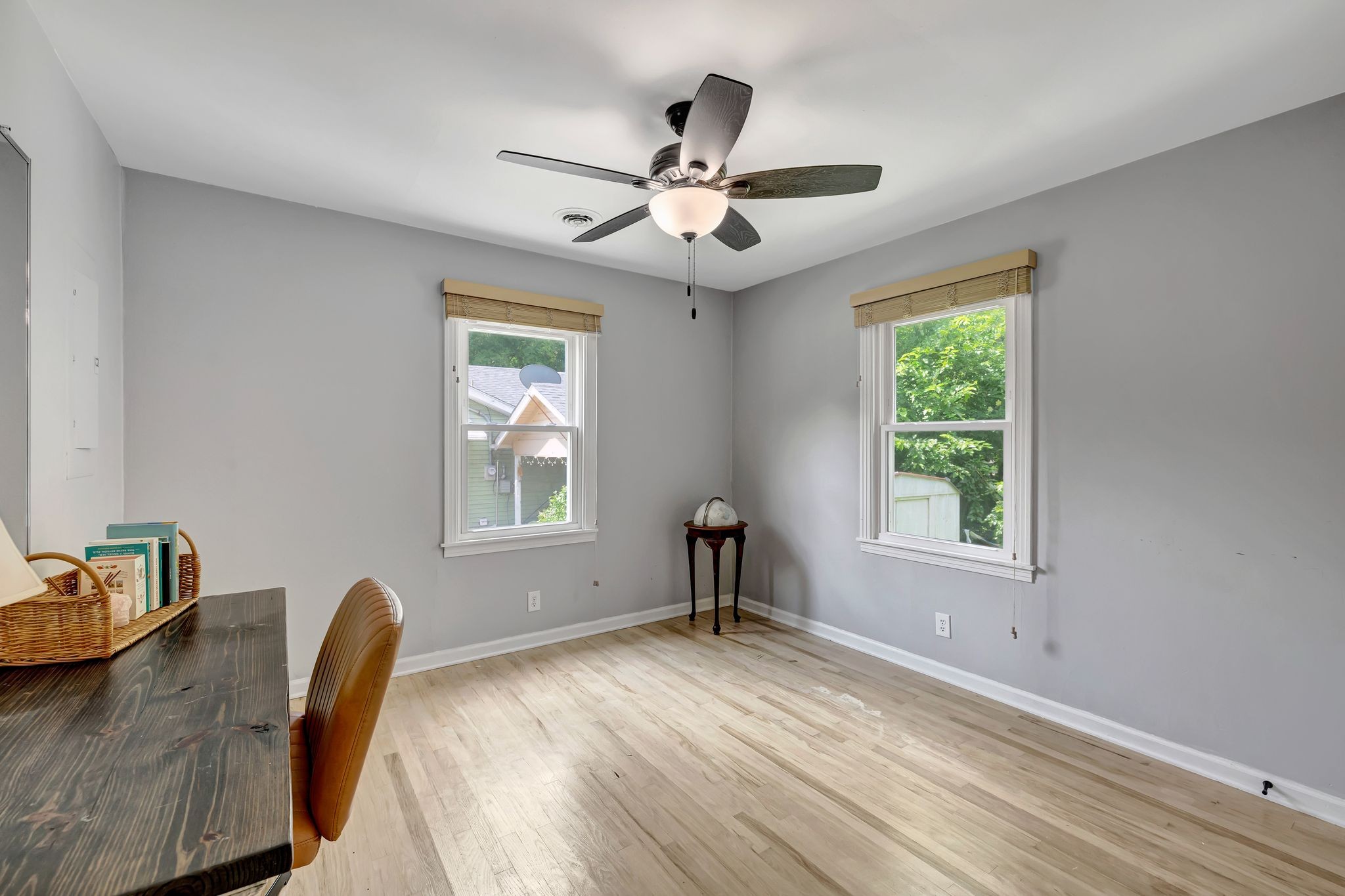 1519 Graybar Ln