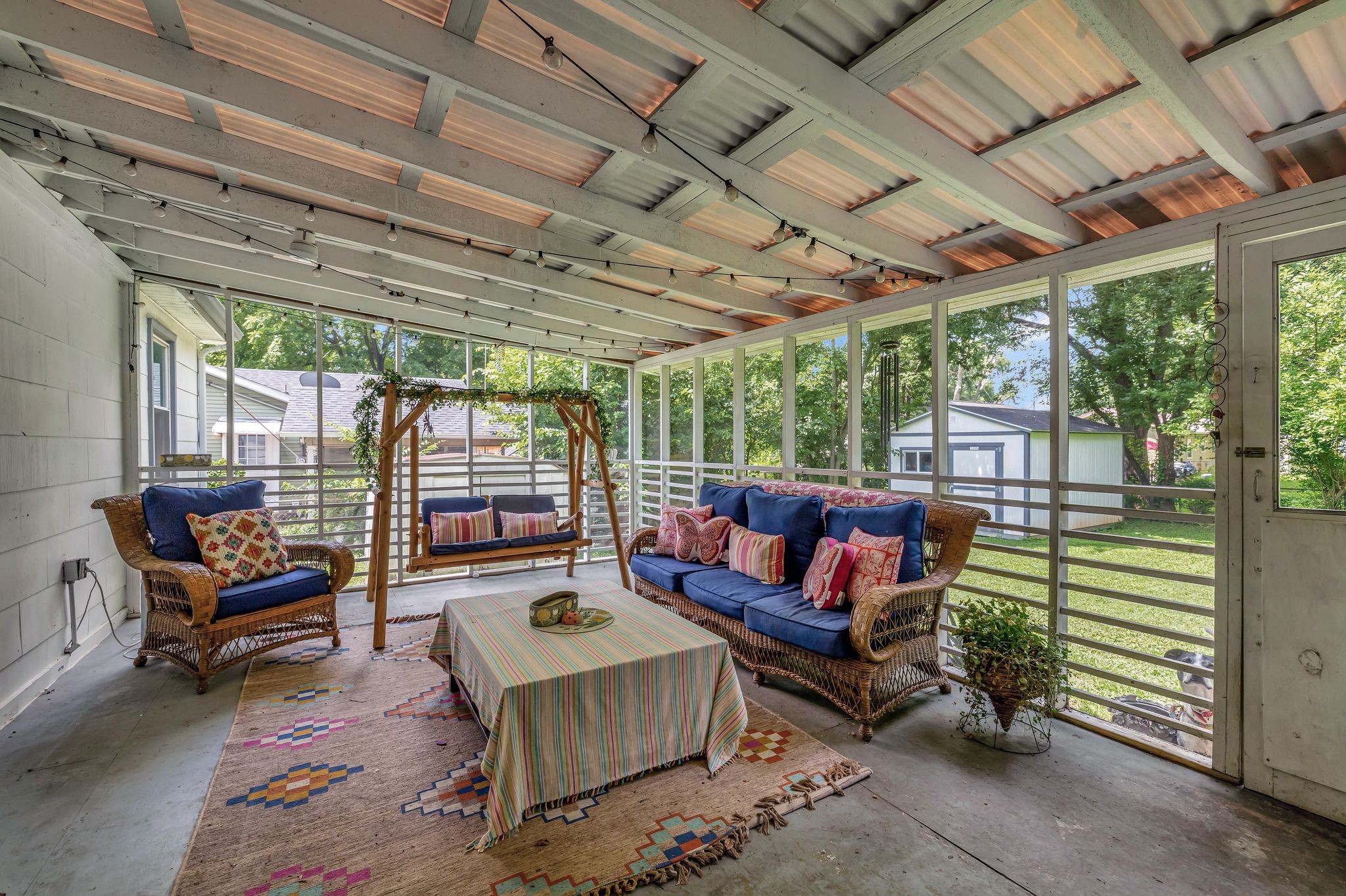 1519 Graybar Ln