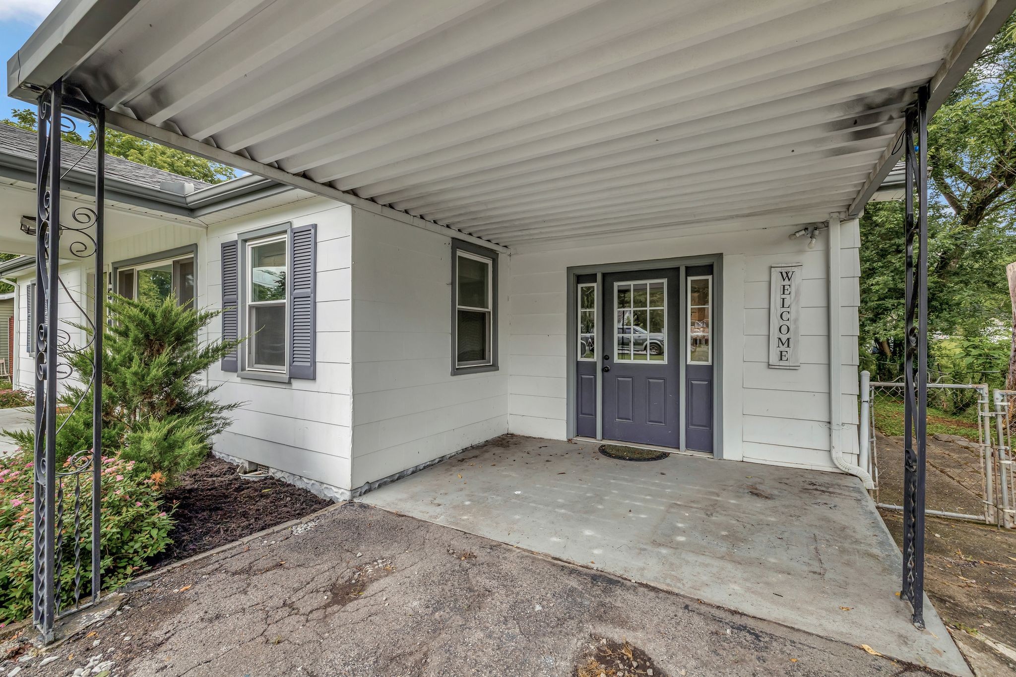 1519 Graybar Ln