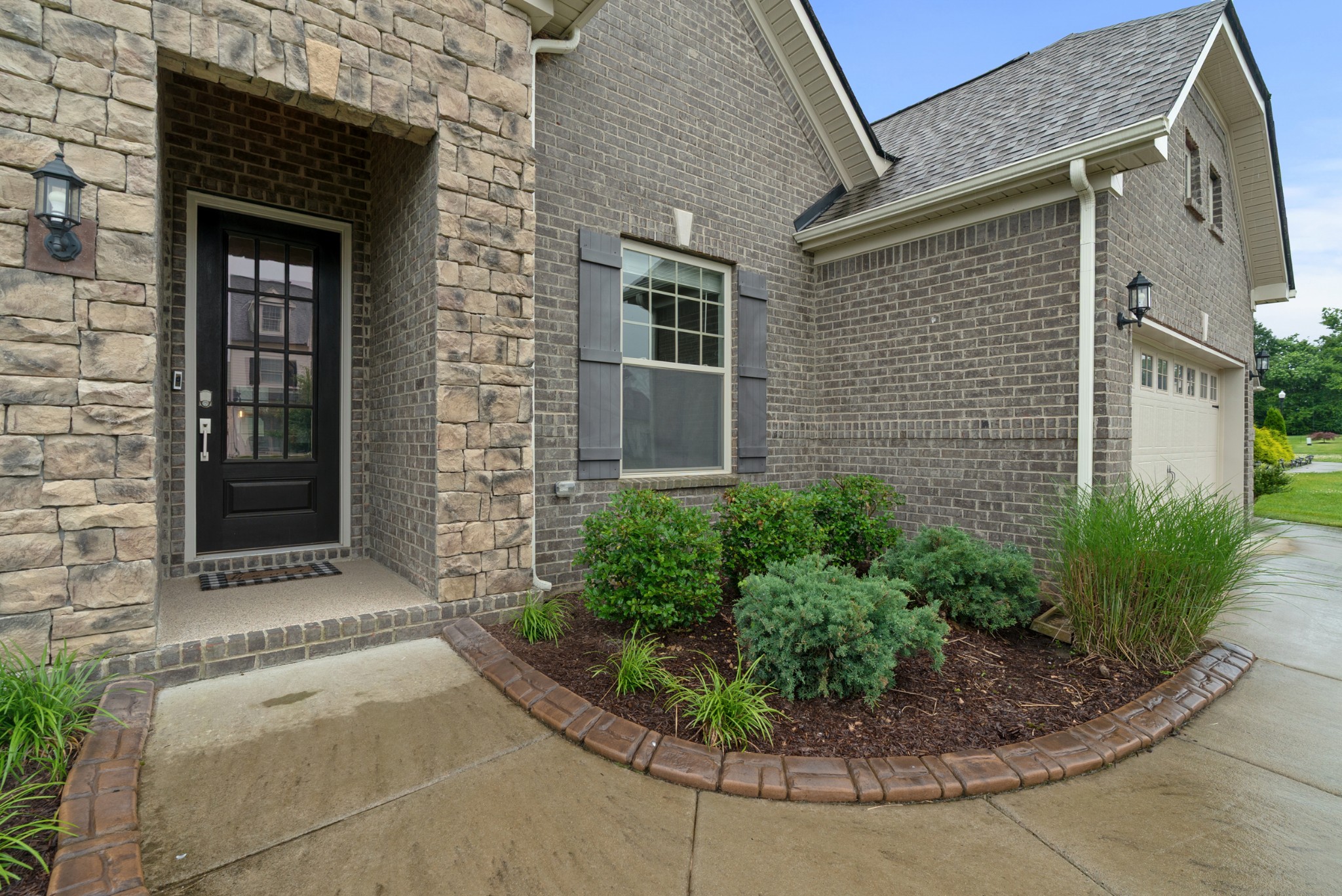 4731 Onyx Ln