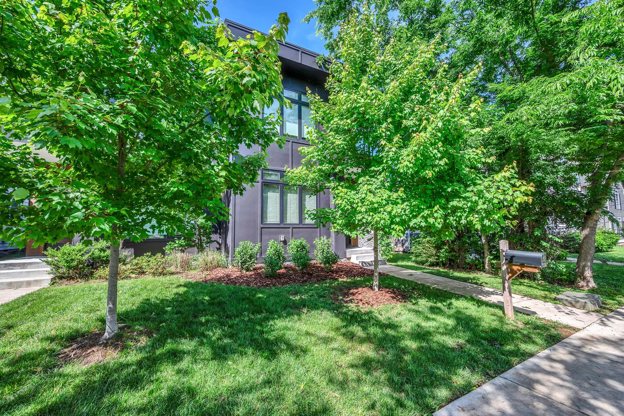 1529 Arthur Ave