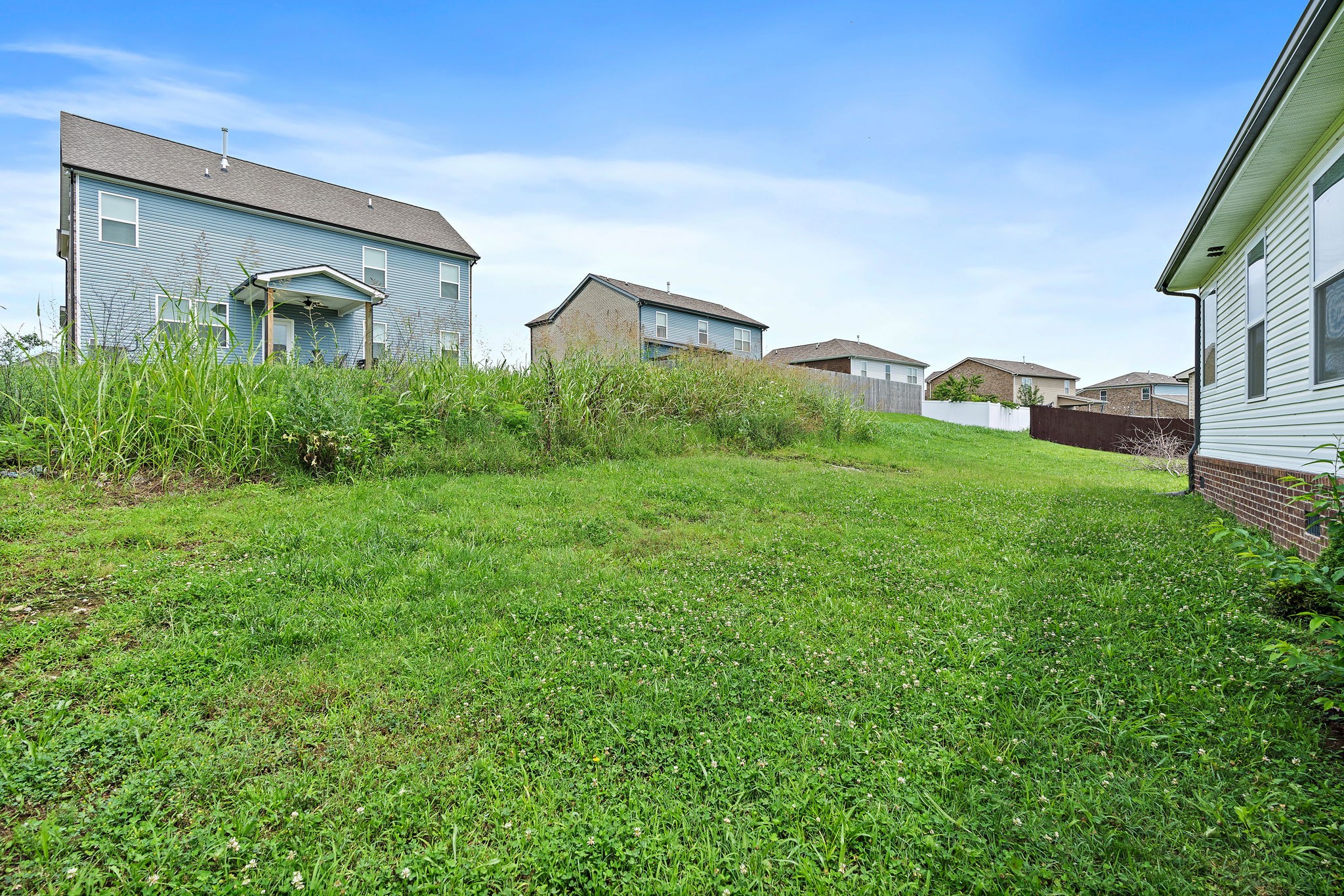 832 Green Meadow Ln
