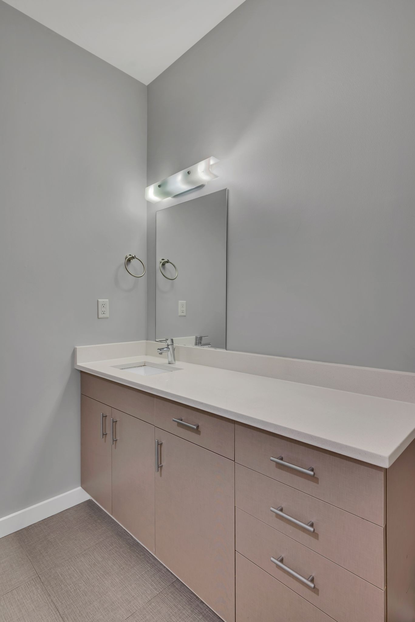 1900 12th Ave, S Unit: 311