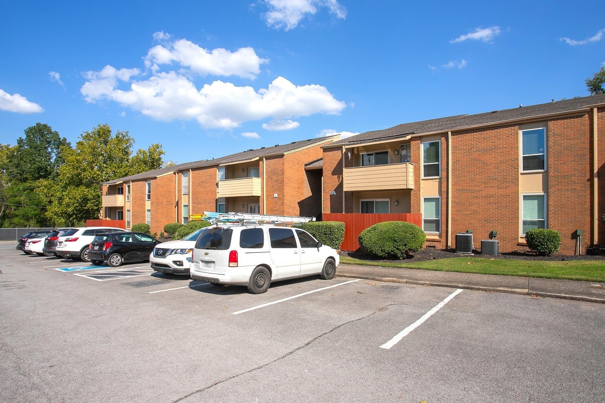 515 Basswood Ave Unit: 20