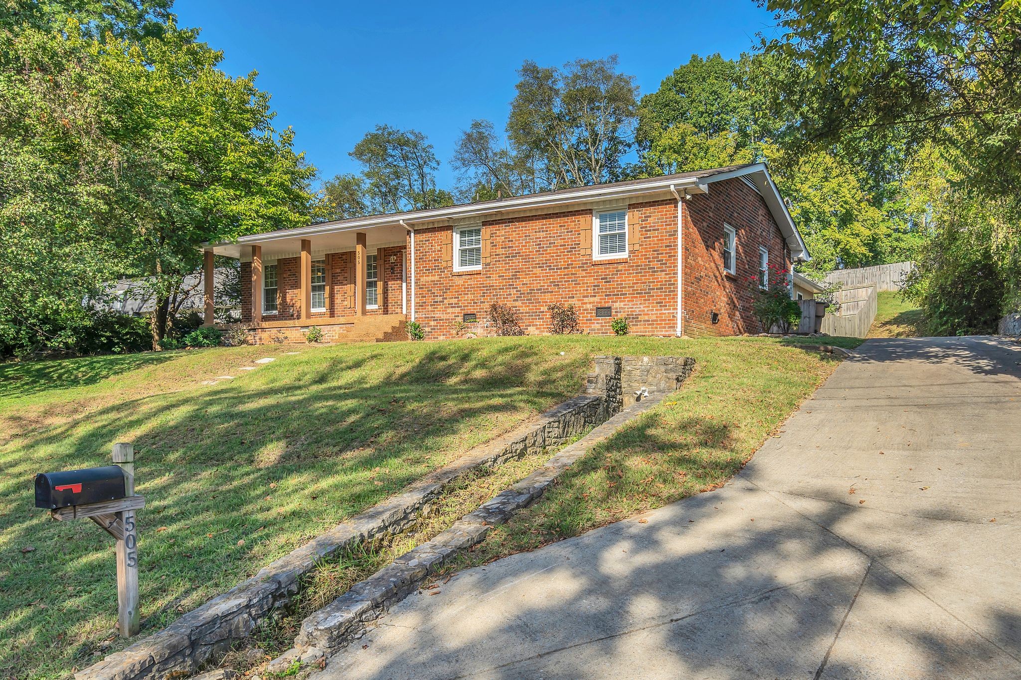 505 Shady Oak Dr
