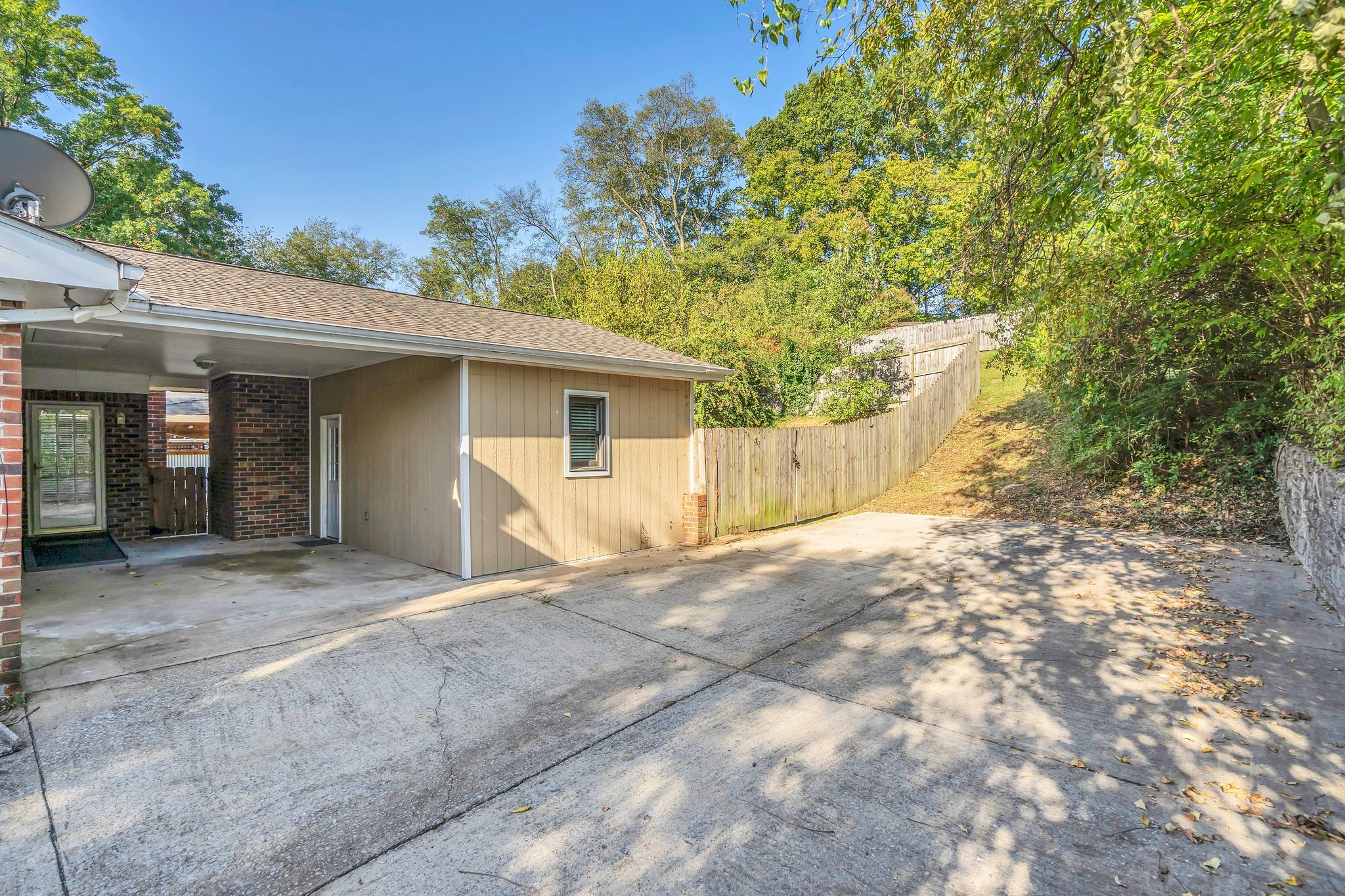 505 Shady Oak Dr