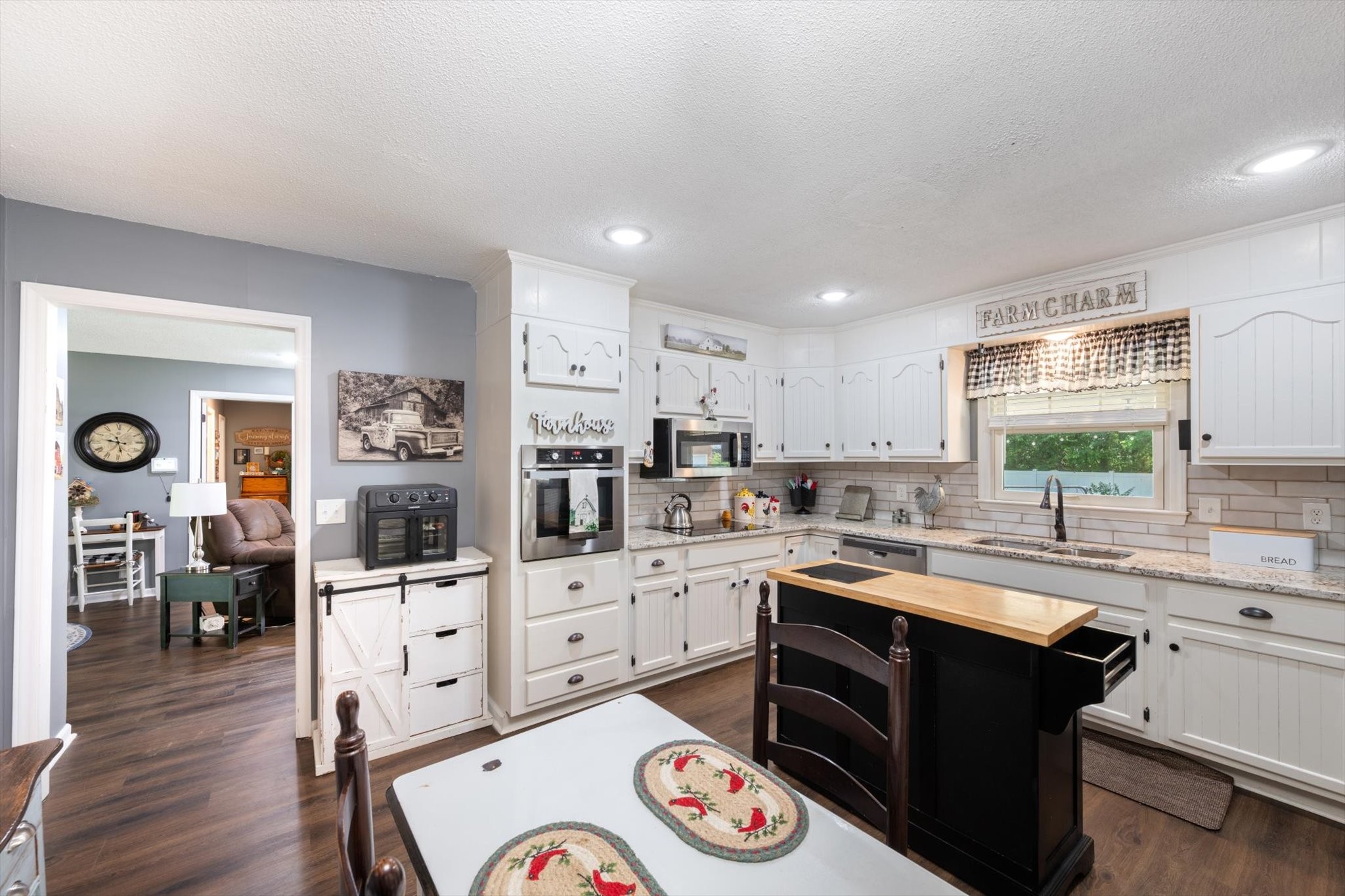 106 McFarlin Rd