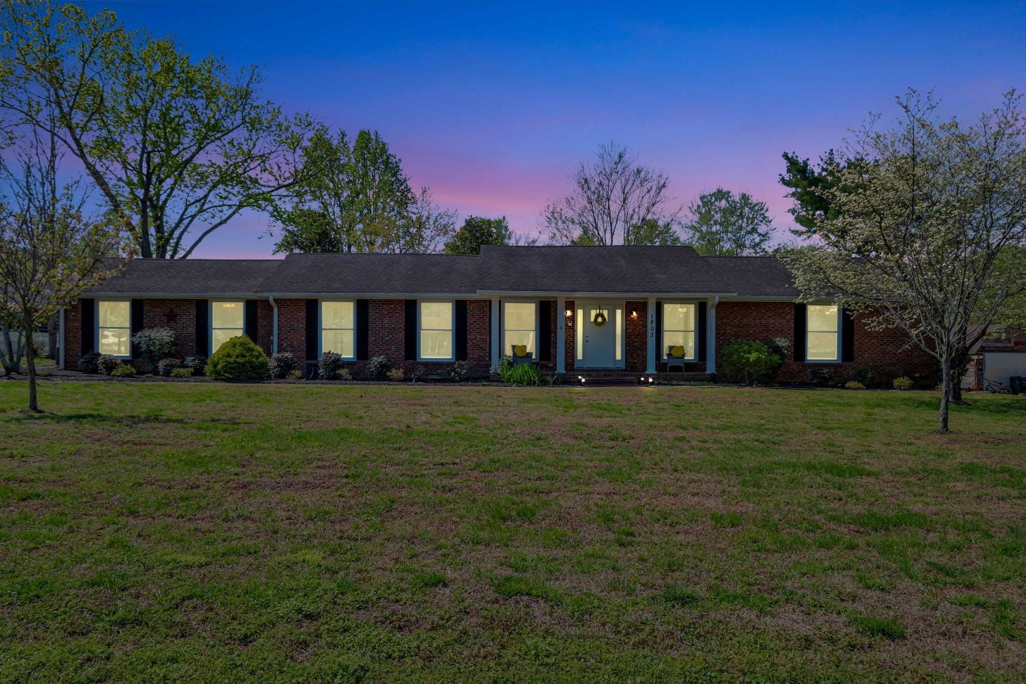 1803 W Lori Lee Dr