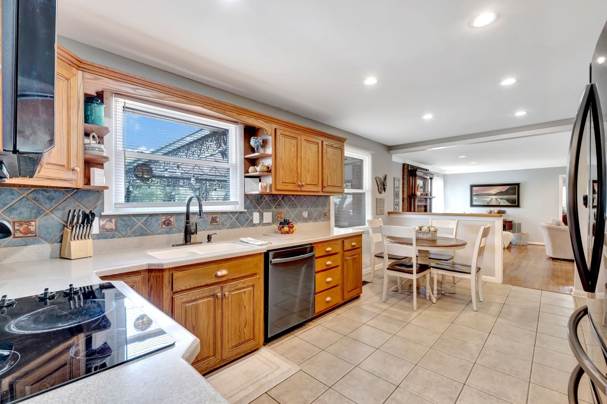 1803 W Lori Lee Dr