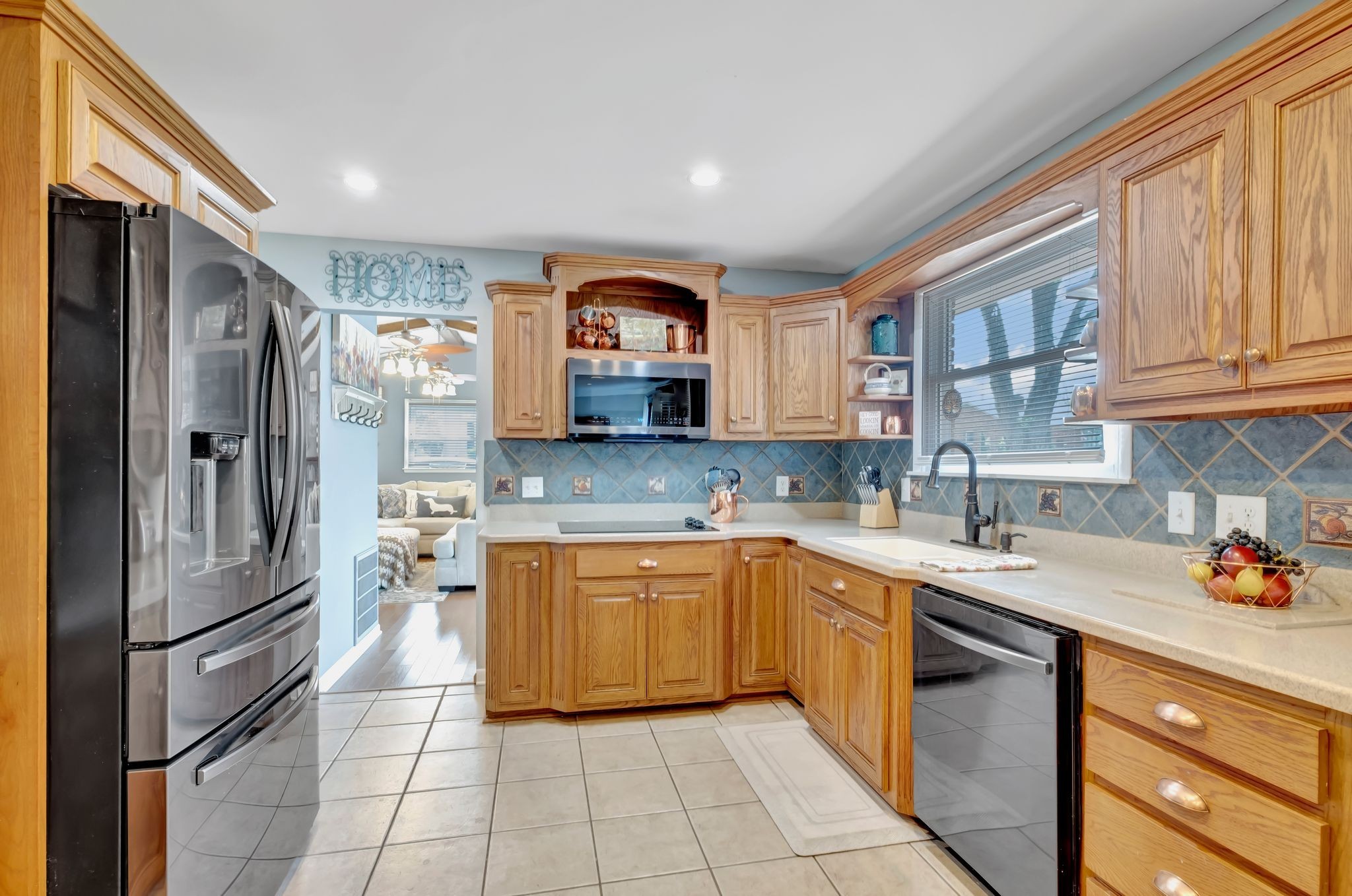 1803 W Lori Lee Dr