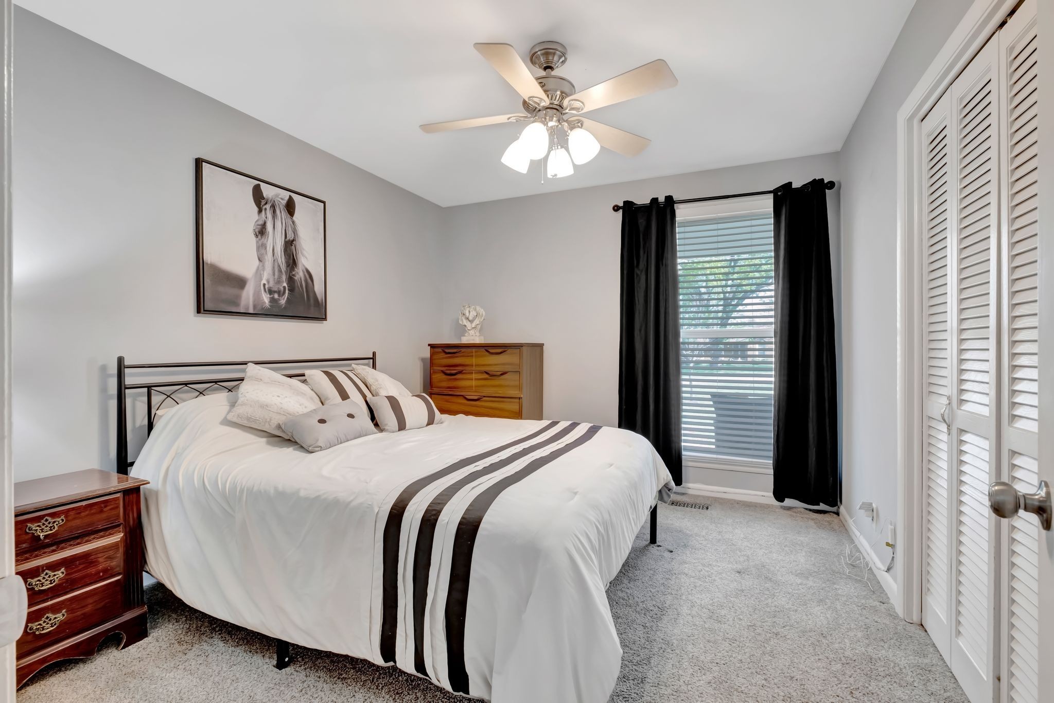 1803 W Lori Lee Dr