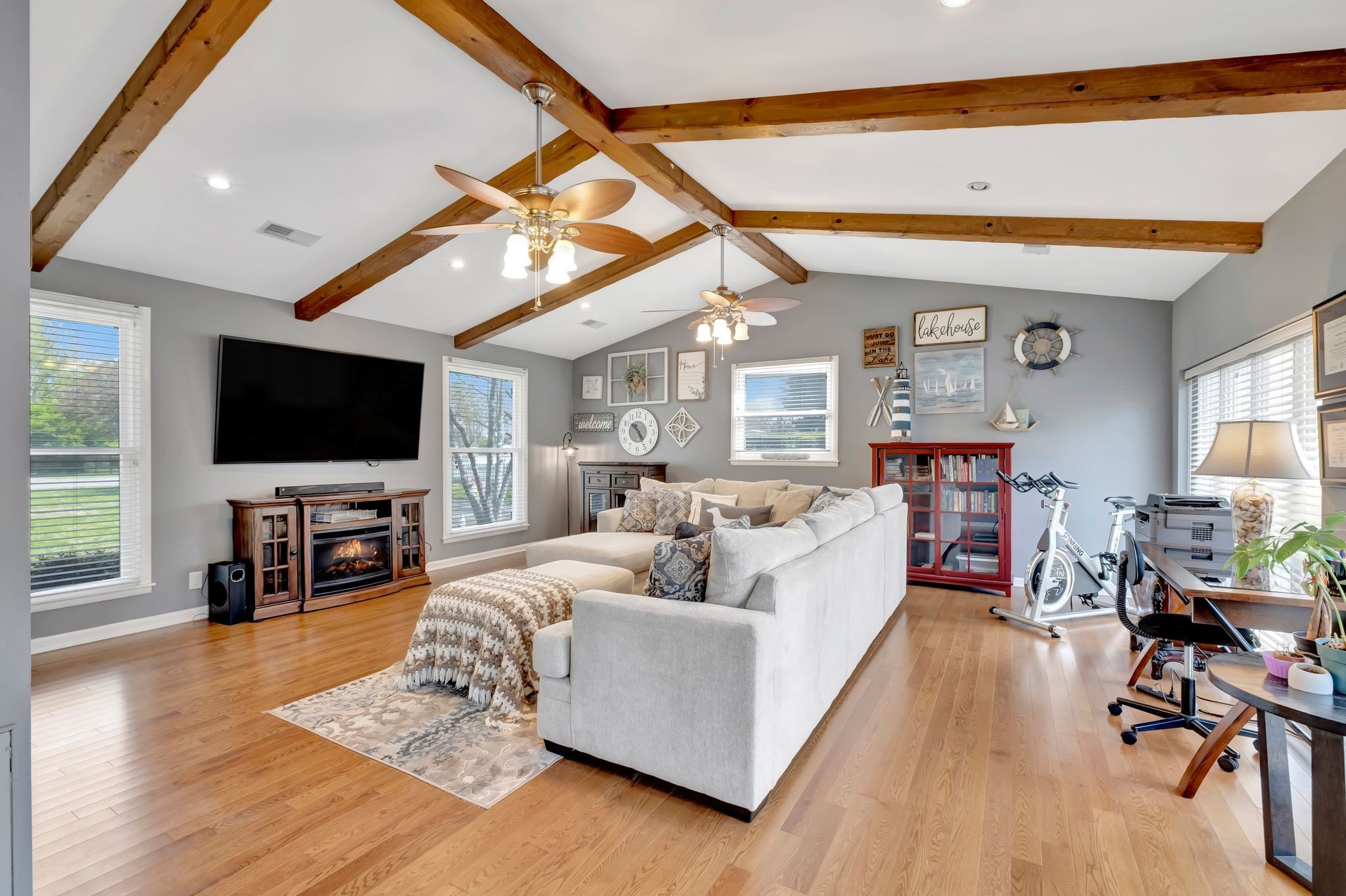 1803 W Lori Lee Dr