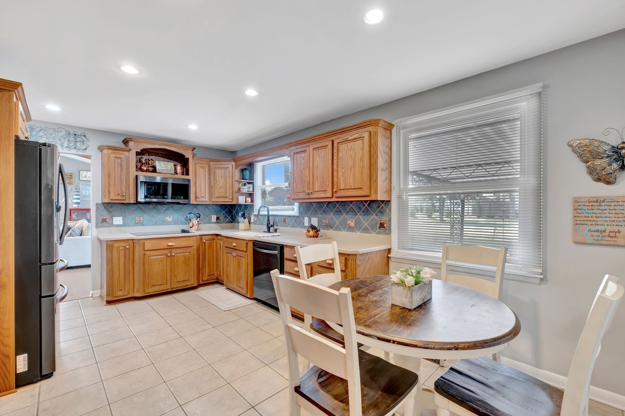 1803 W Lori Lee Dr
