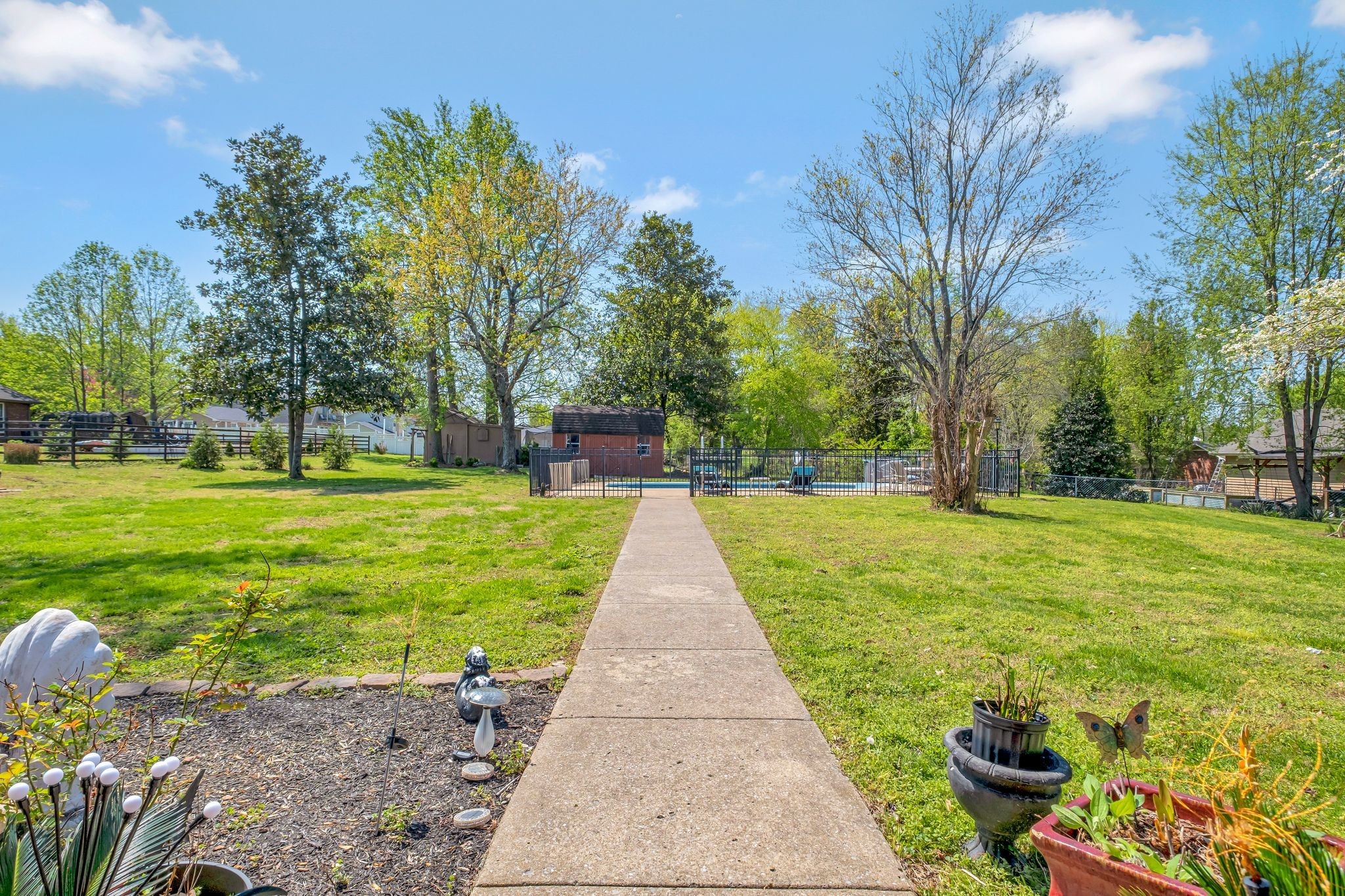 1803 W Lori Lee Dr