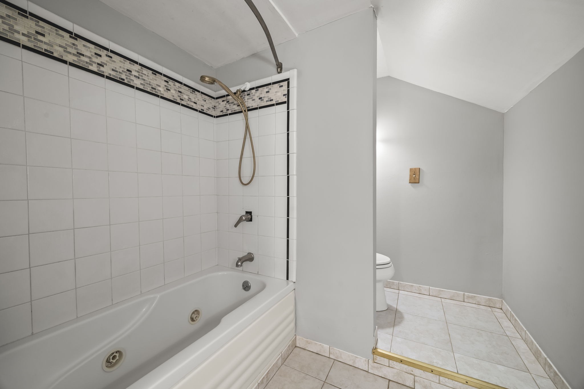 5353 Green Valley Ct