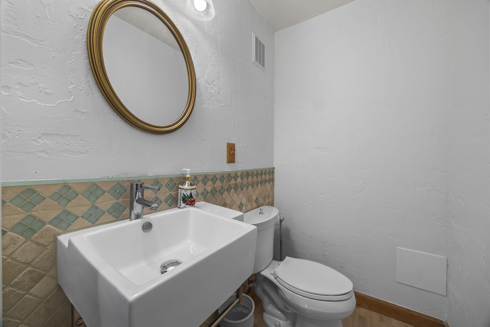 5353 Green Valley Ct