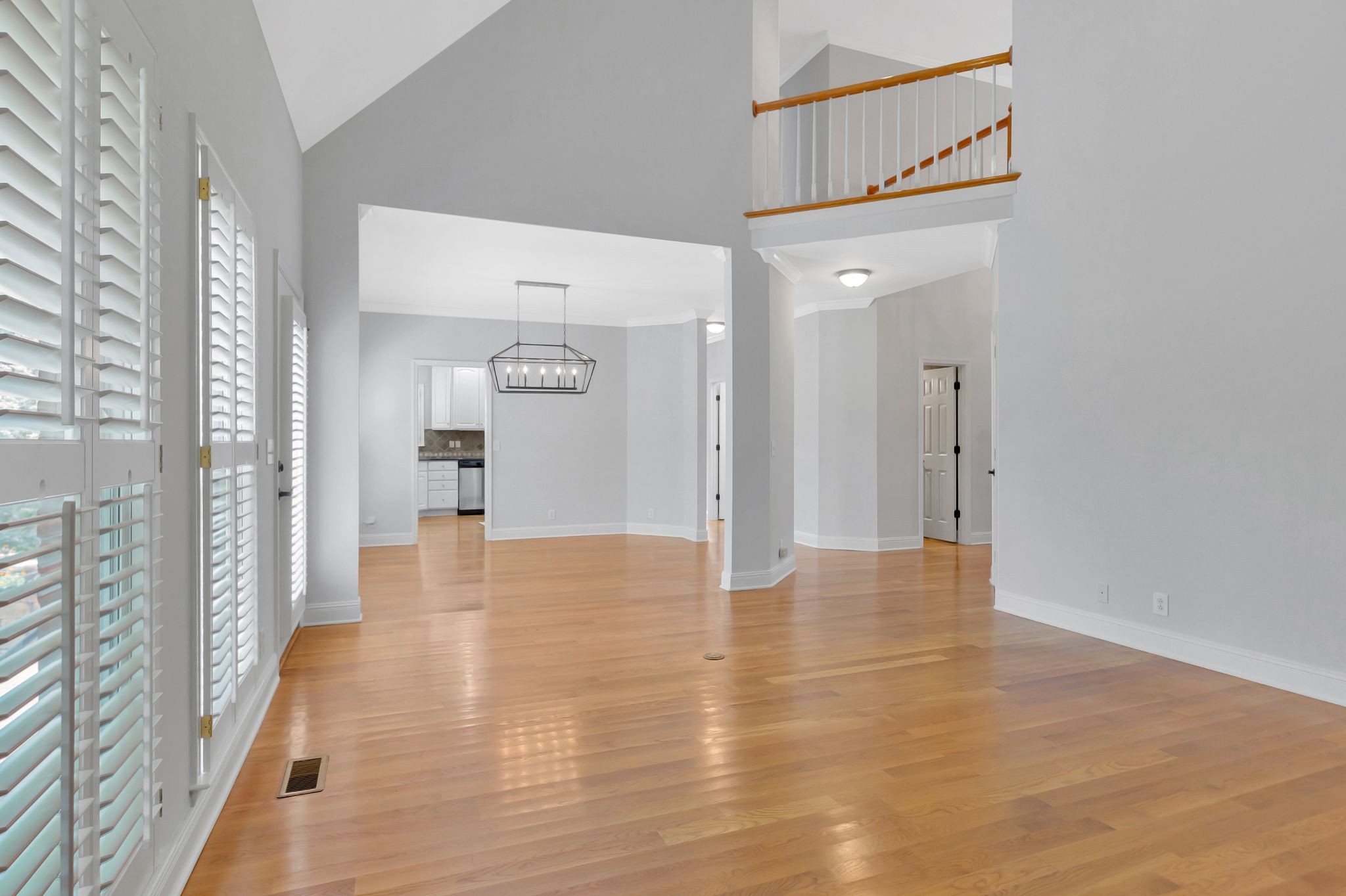 2910 Chaucer Dr