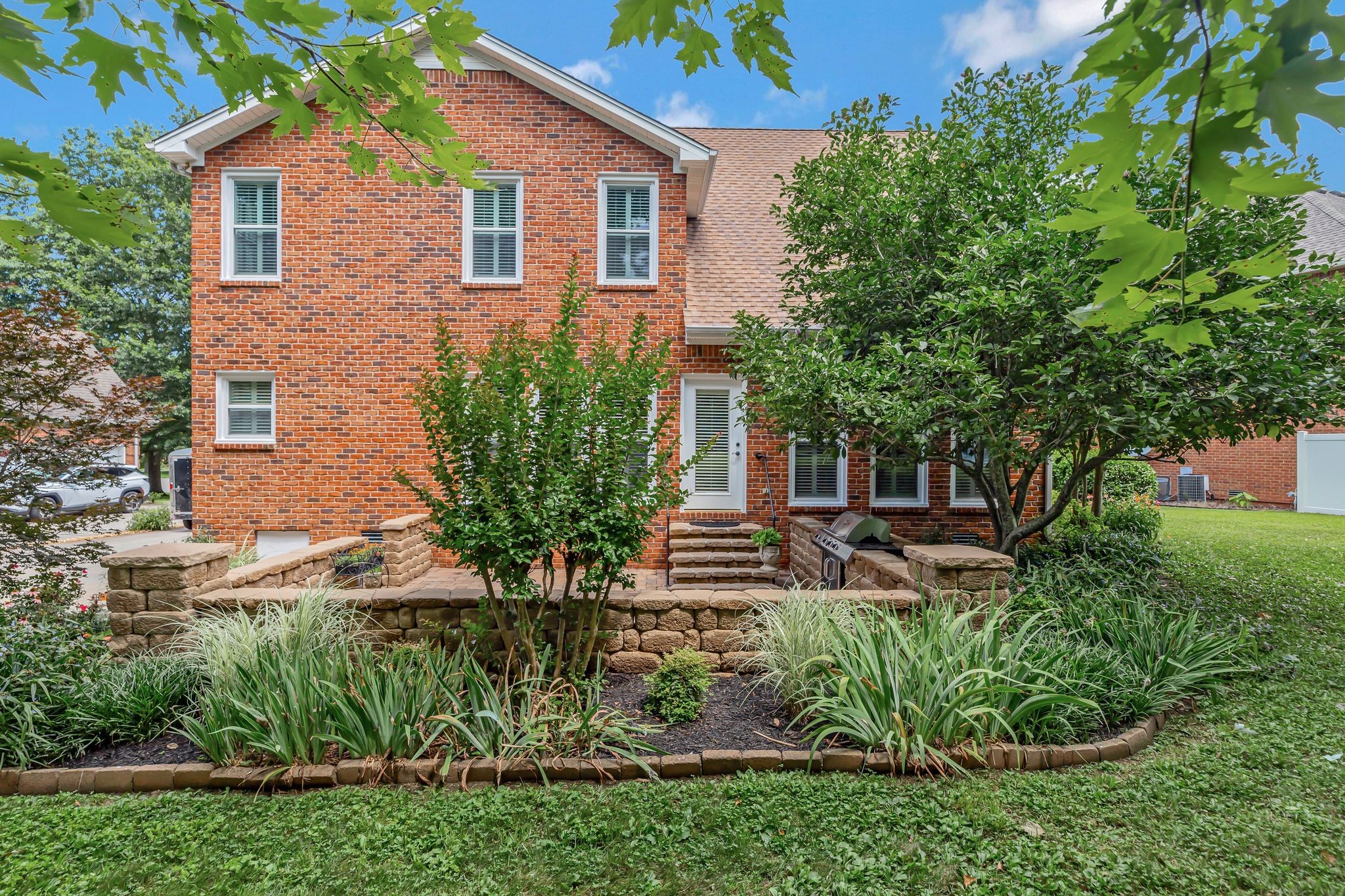 2910 Chaucer Dr