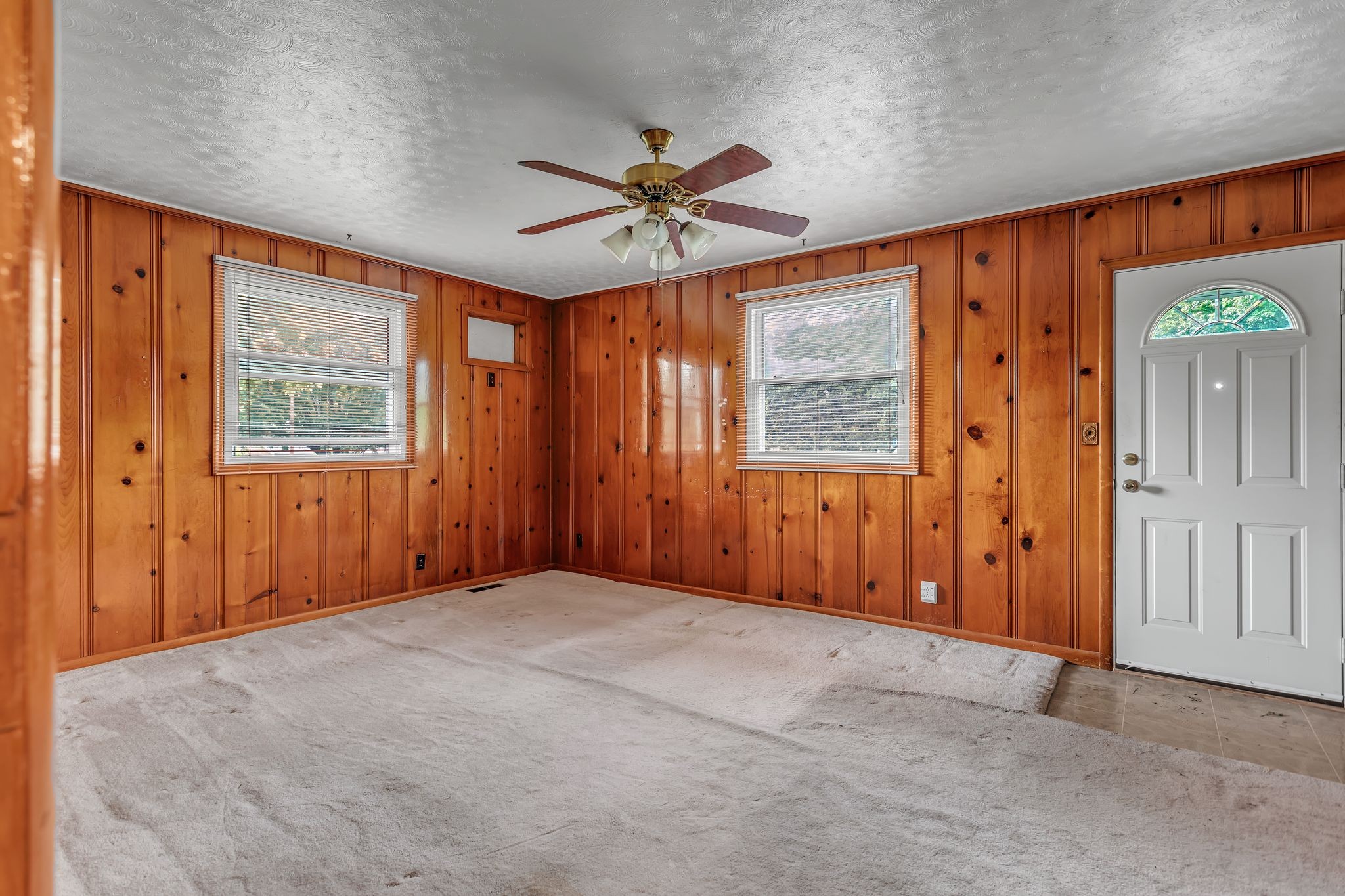 2012 Wedgewood Dr