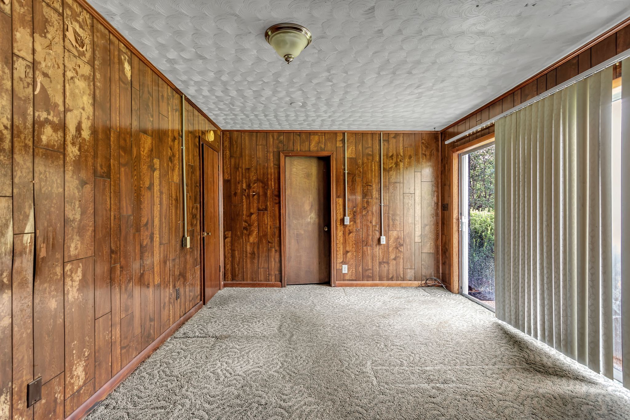 2012 Wedgewood Dr