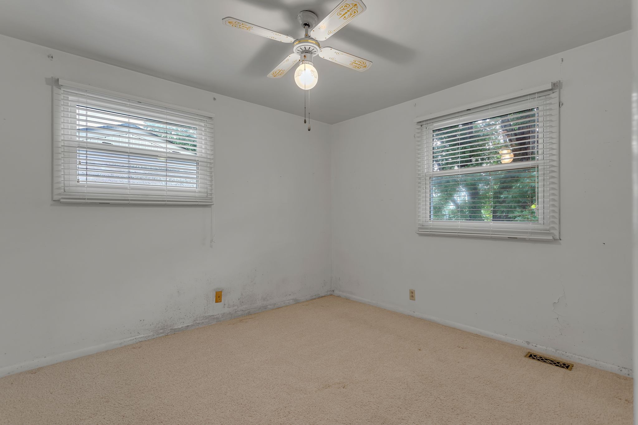 2012 Wedgewood Dr