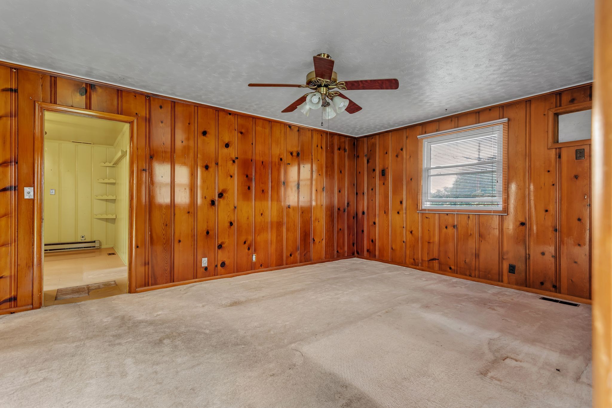 2012 Wedgewood Dr