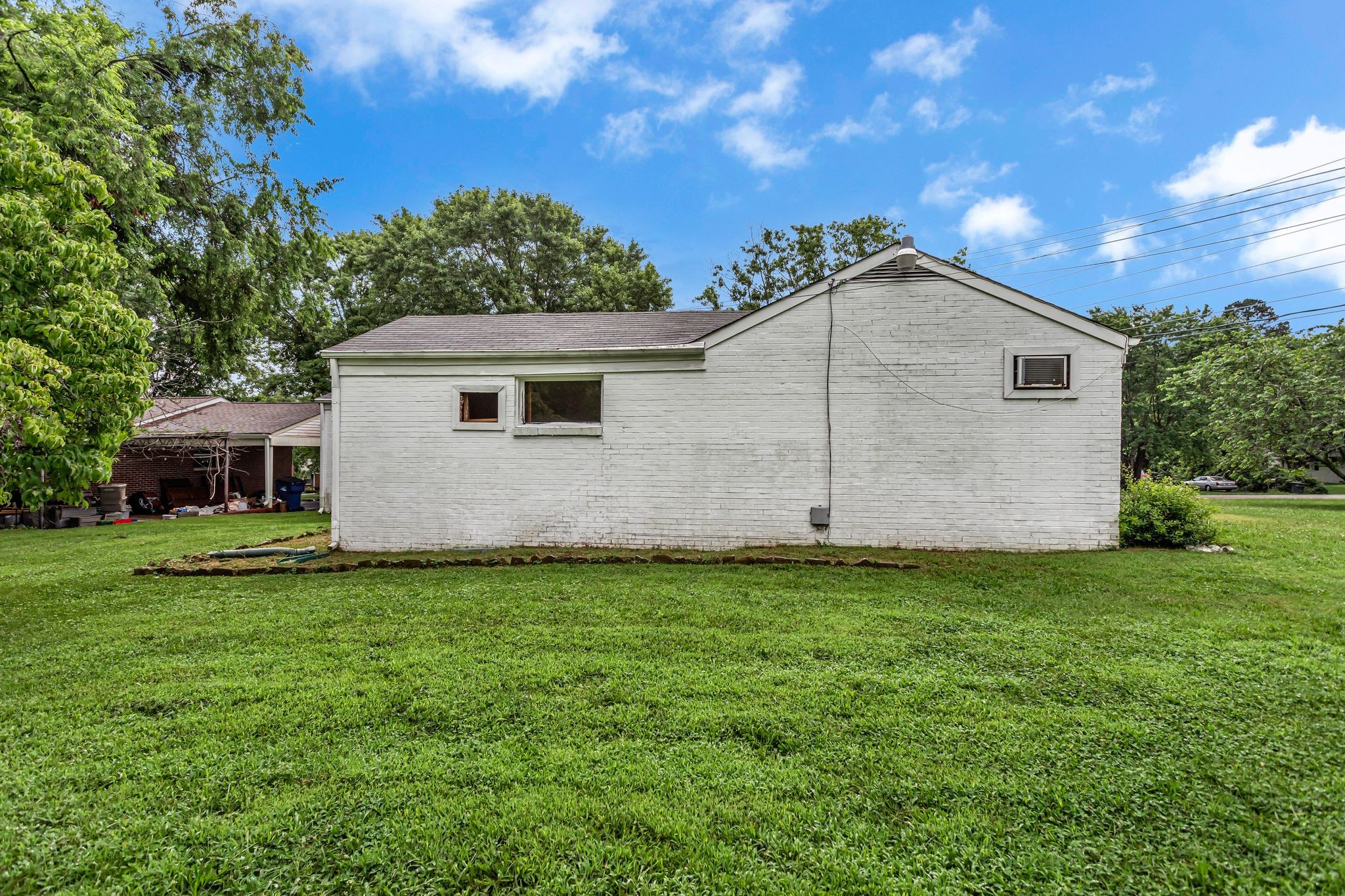 2012 Wedgewood Dr