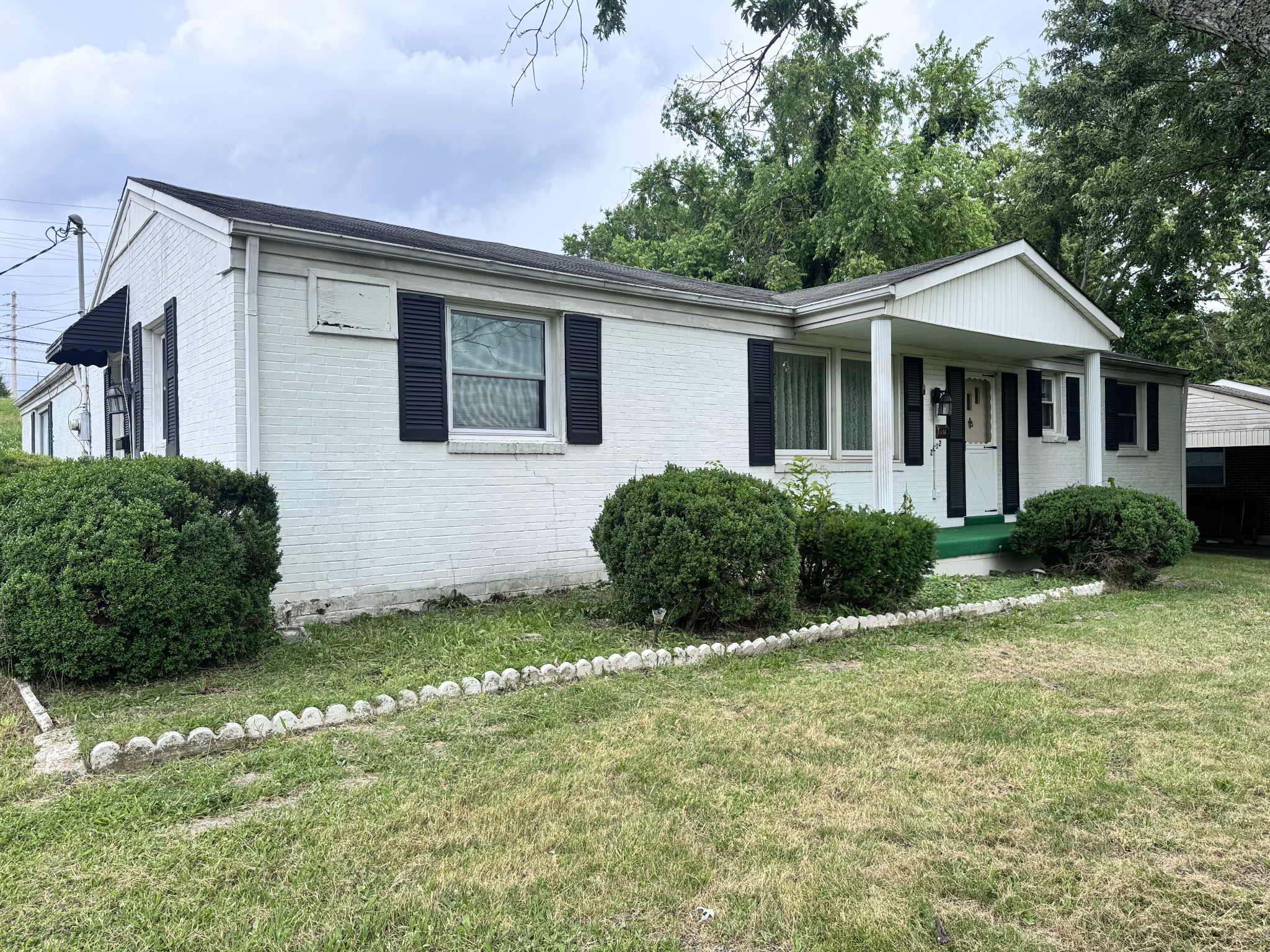 2012 Wedgewood Dr