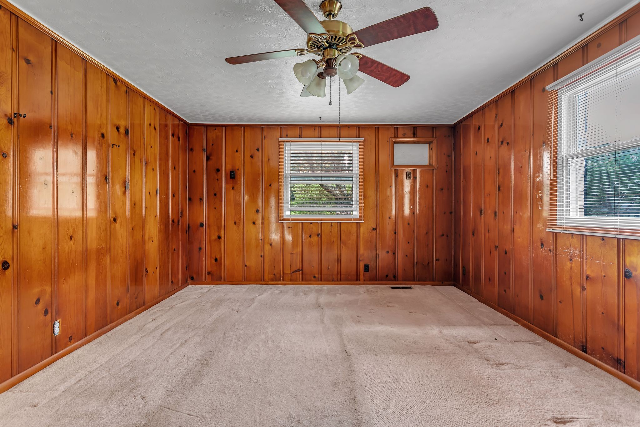 2012 Wedgewood Dr
