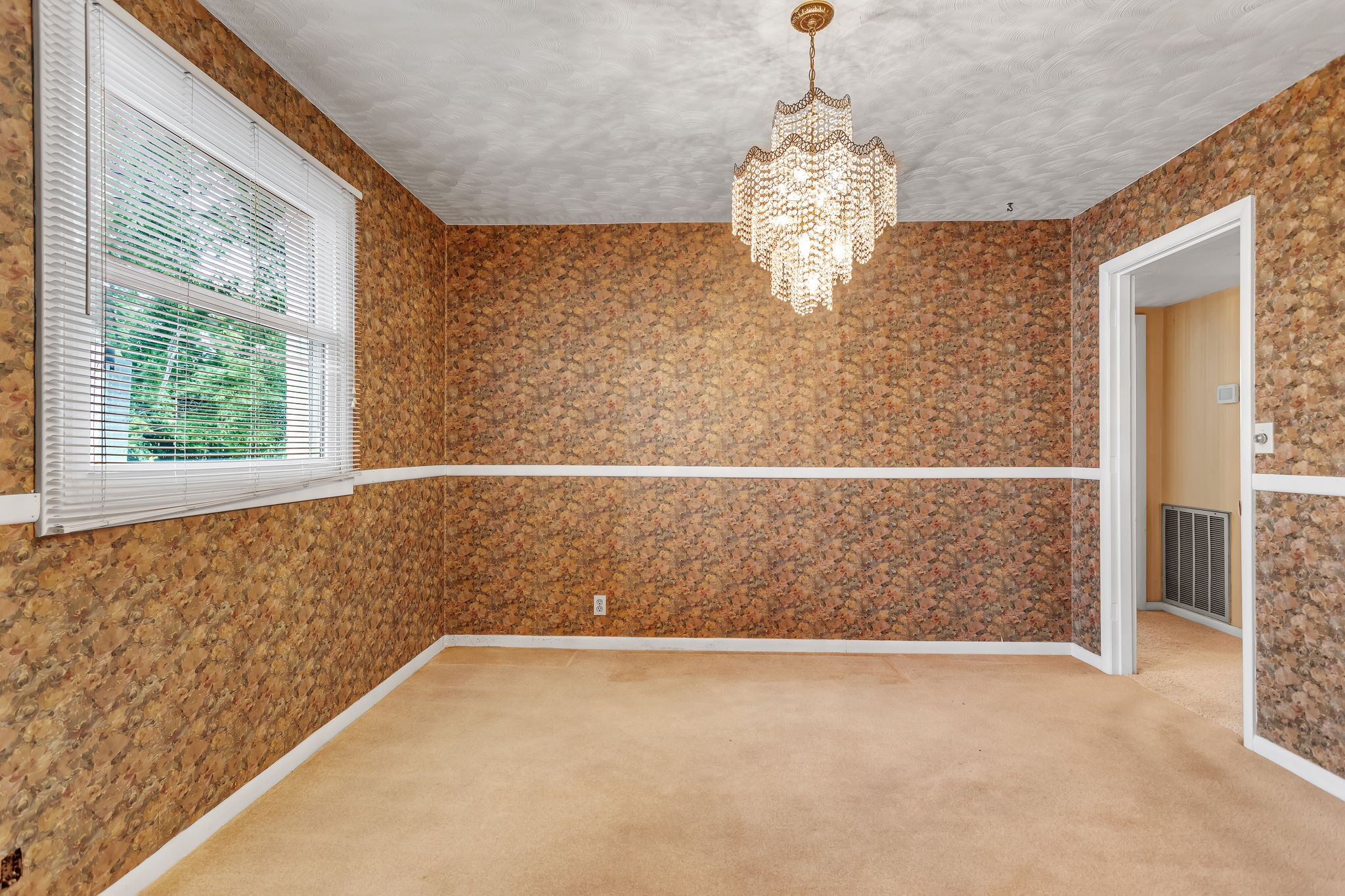 2012 Wedgewood Dr