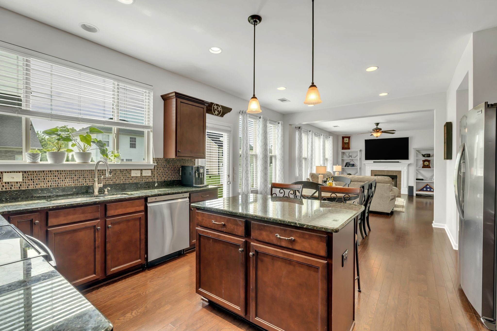 1232 Stockwell Dr