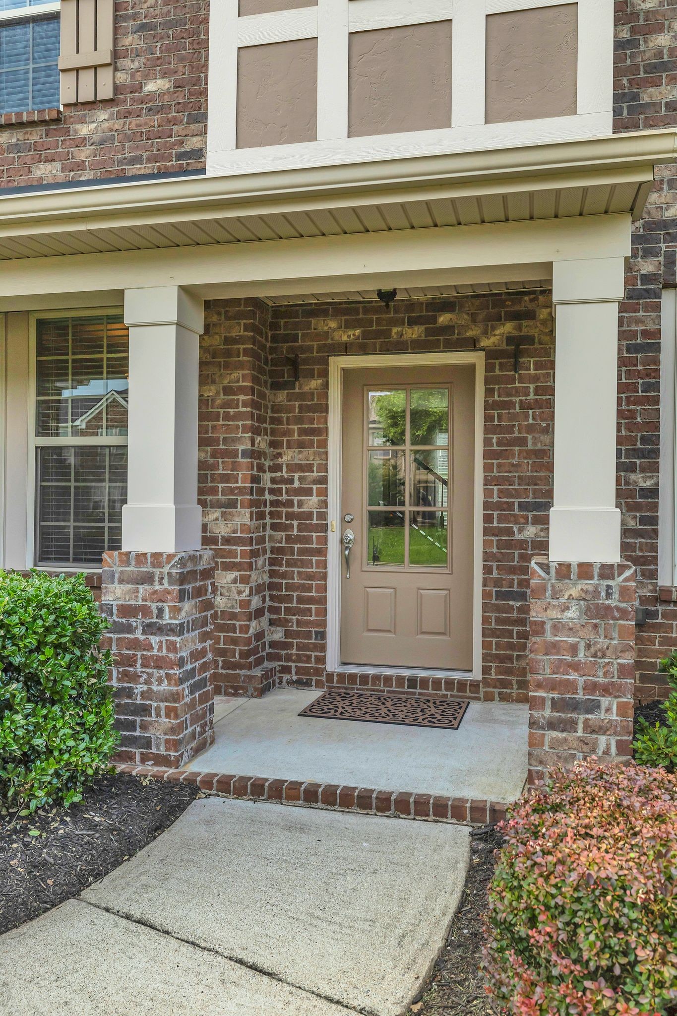 1232 Stockwell Dr
