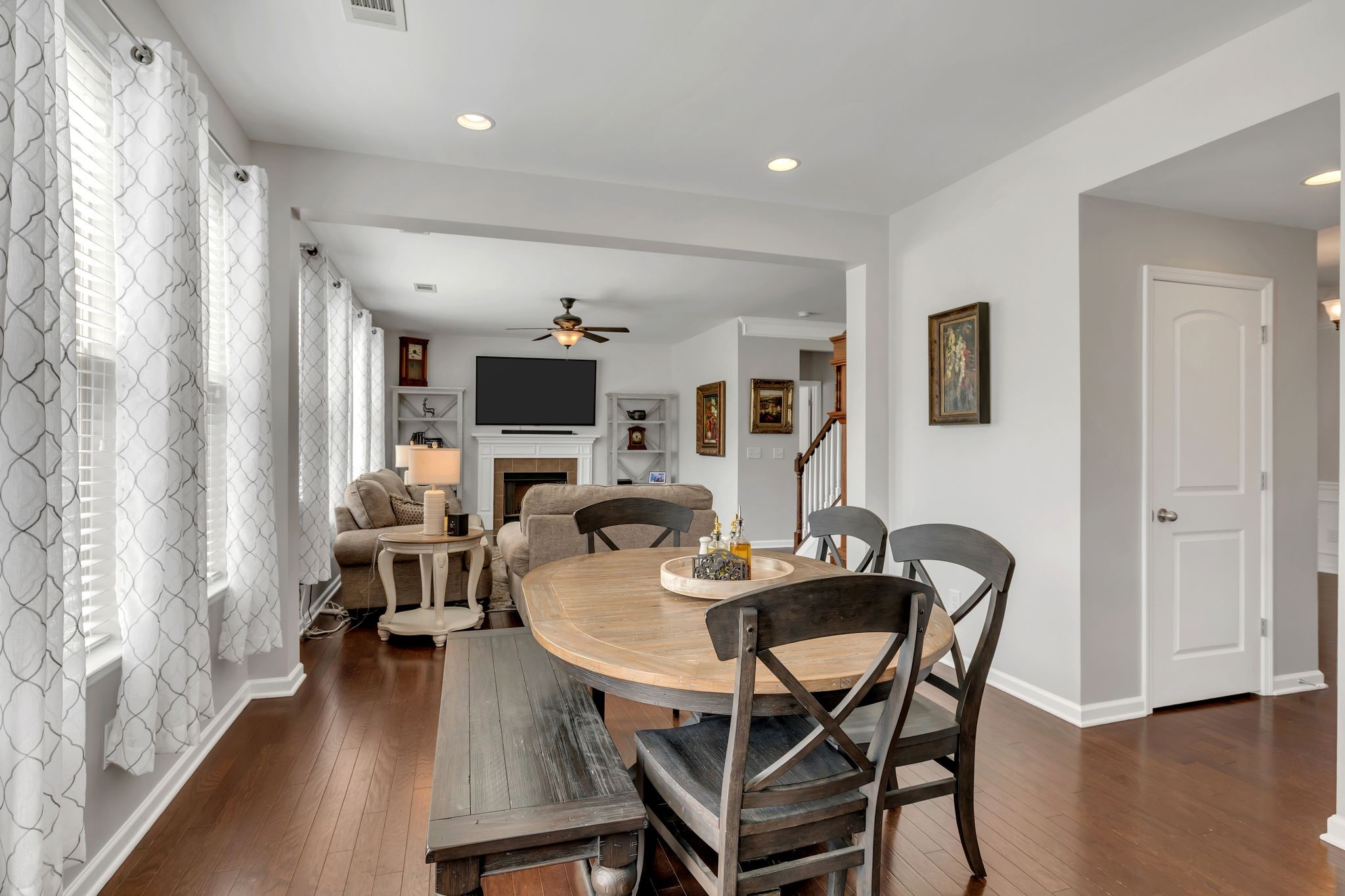 1232 Stockwell Dr