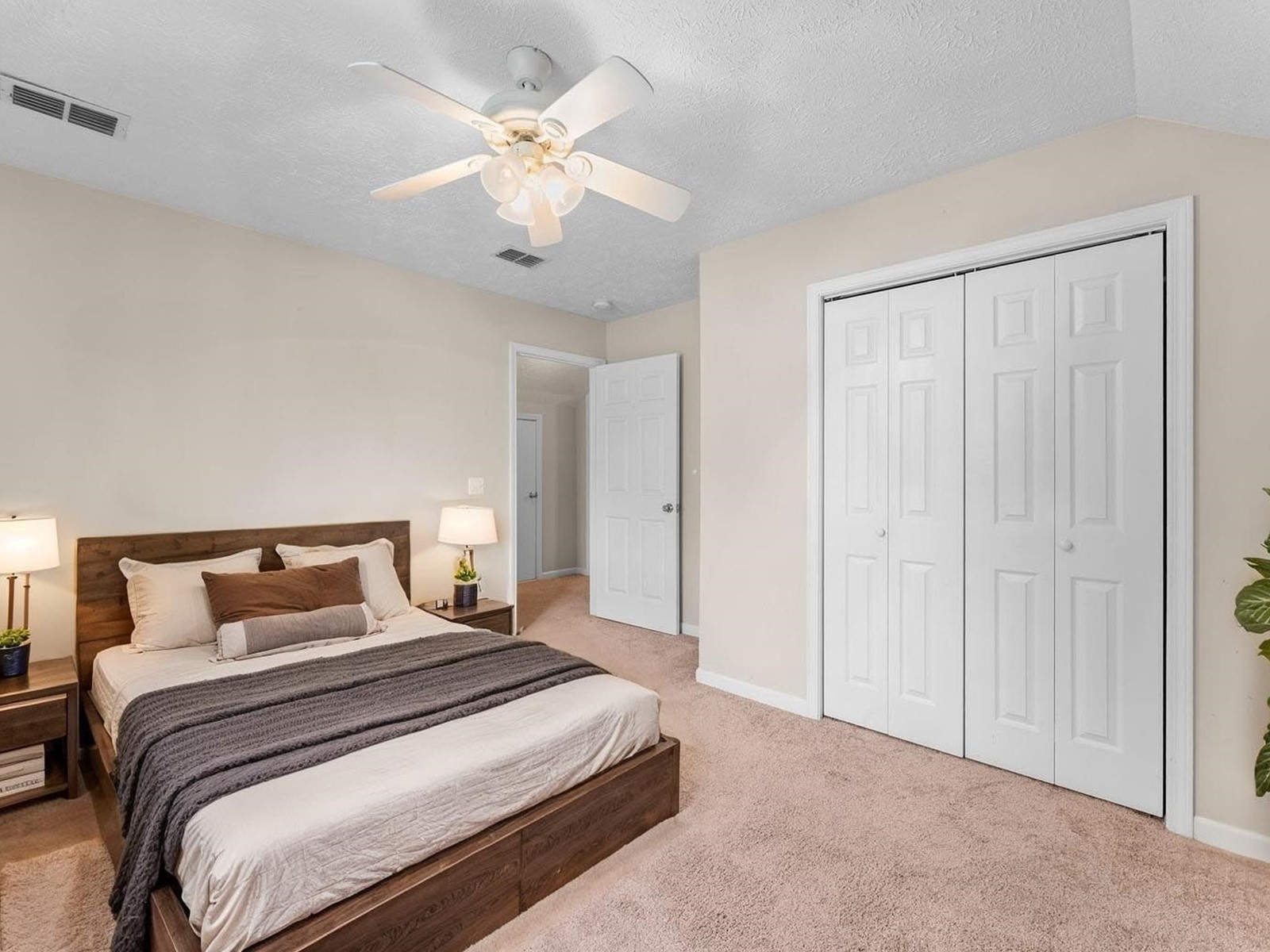 304 Indian Park Dr