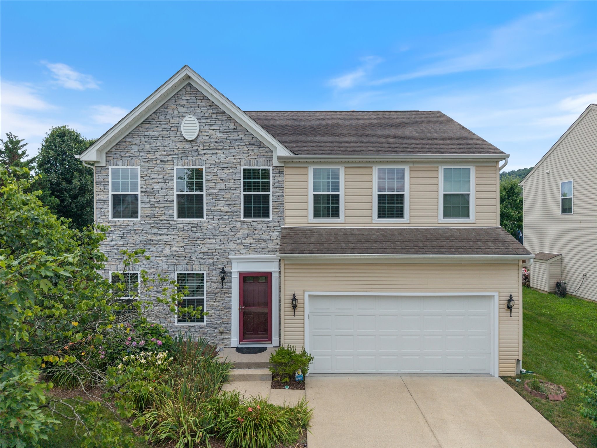 824 Gloucester Ln