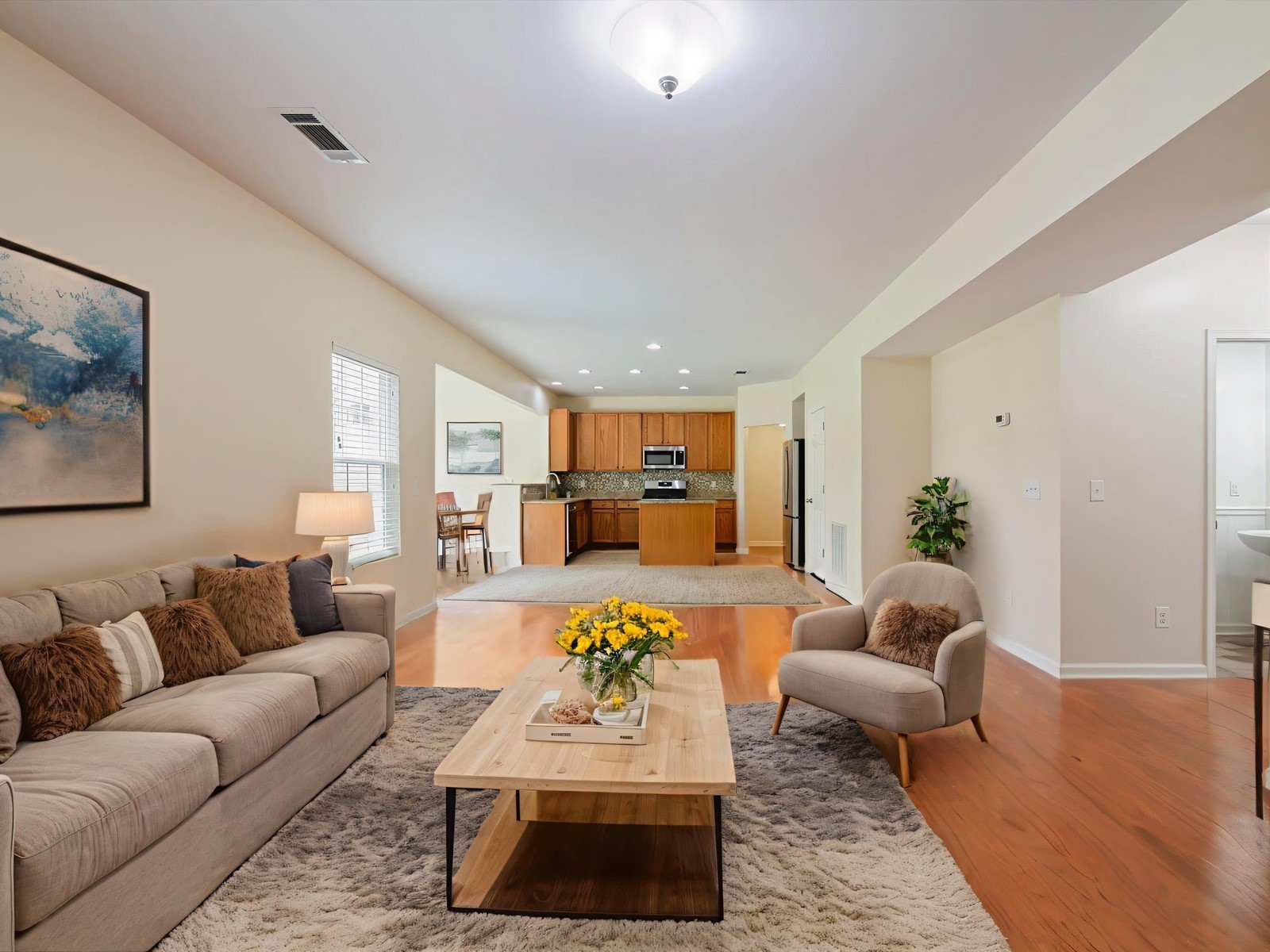 824 Gloucester Ln