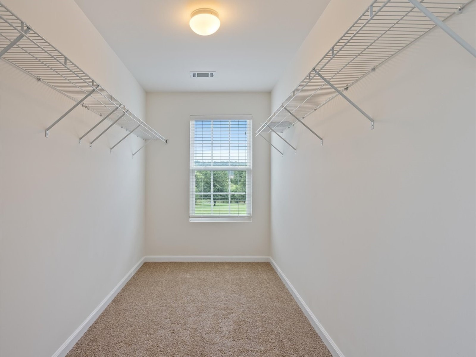 824 Gloucester Ln