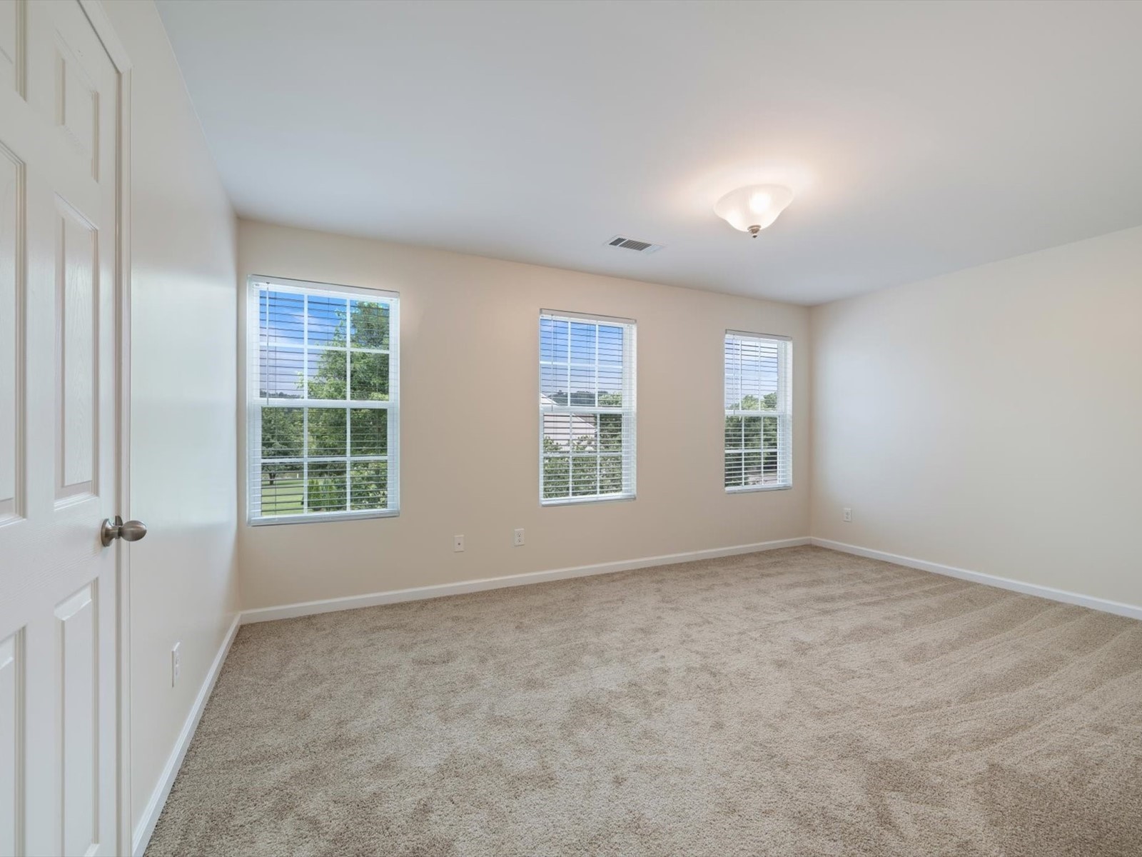 824 Gloucester Ln