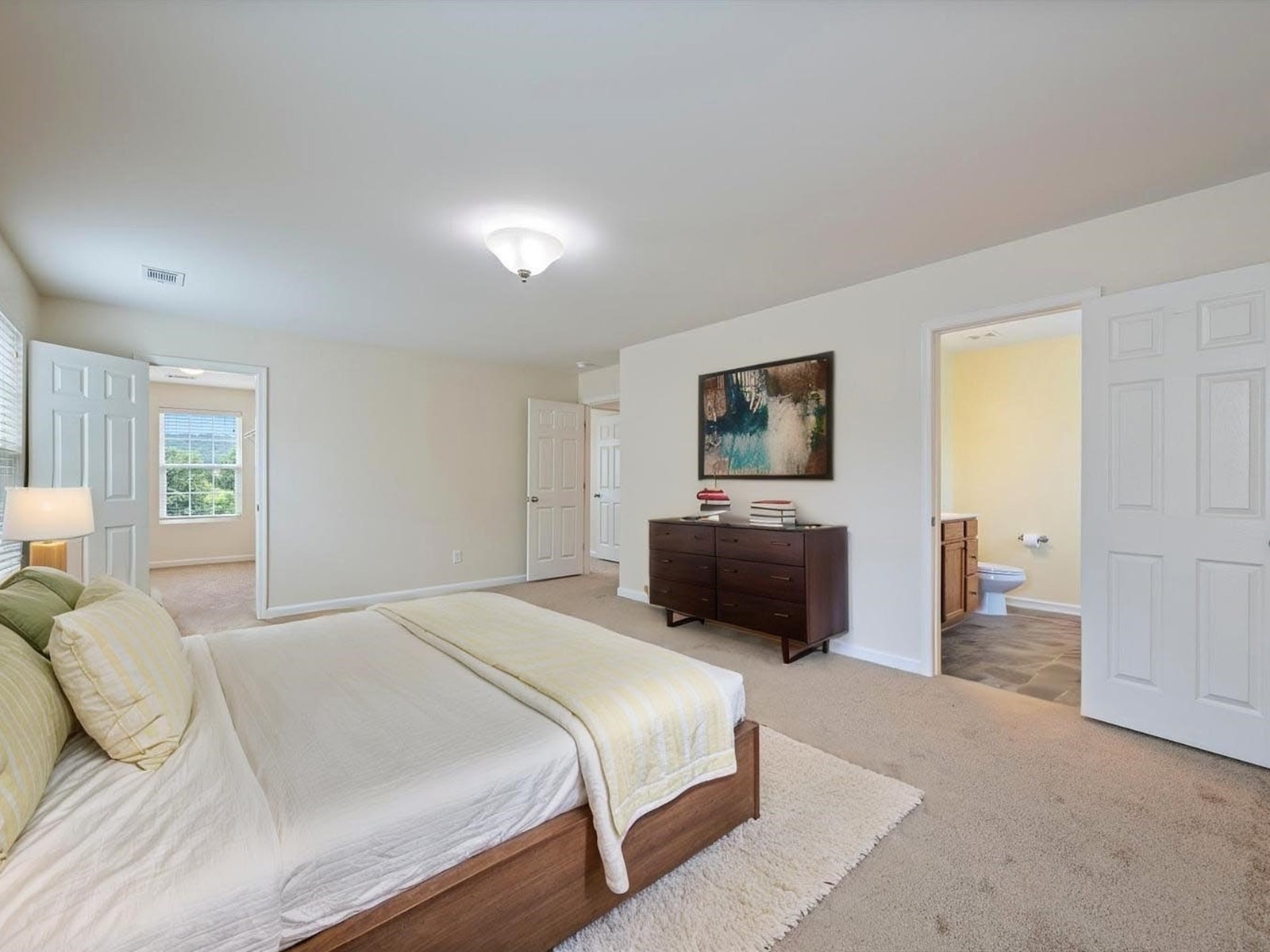 824 Gloucester Ln