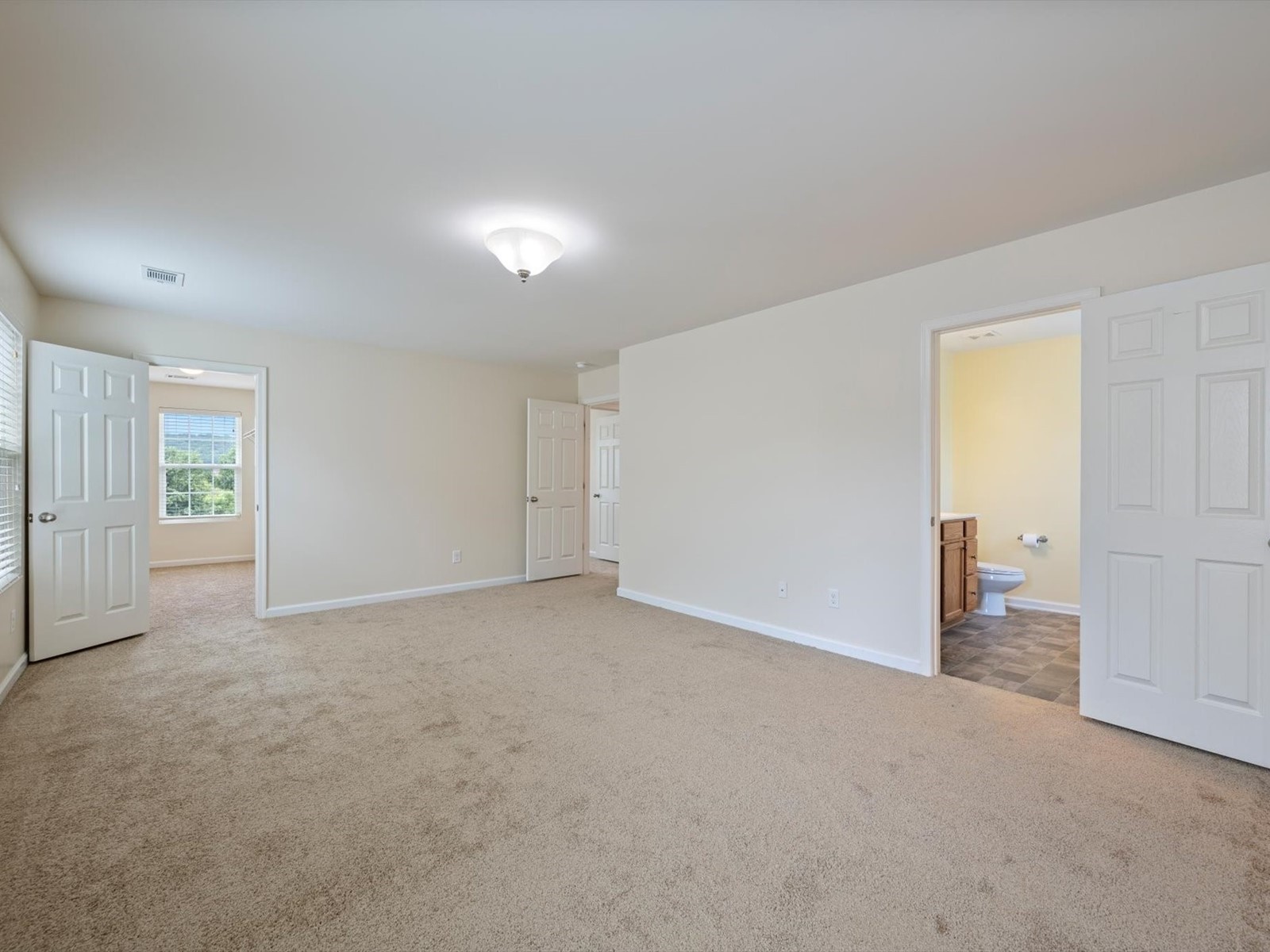 824 Gloucester Ln