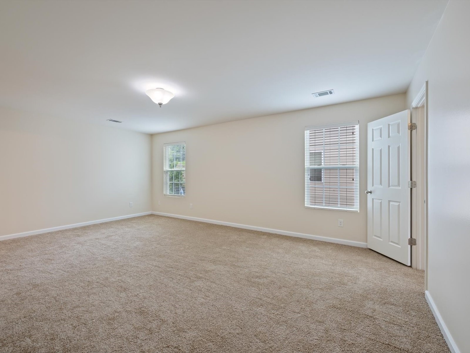 824 Gloucester Ln