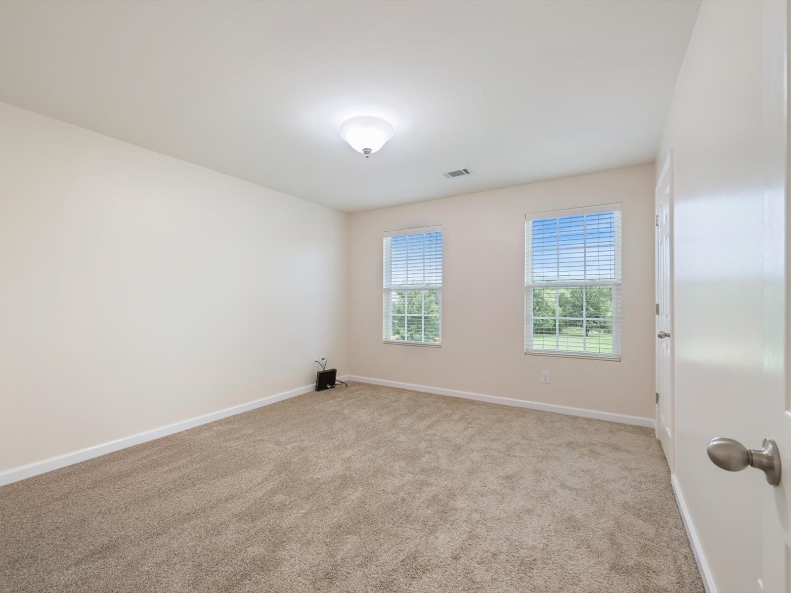 824 Gloucester Ln