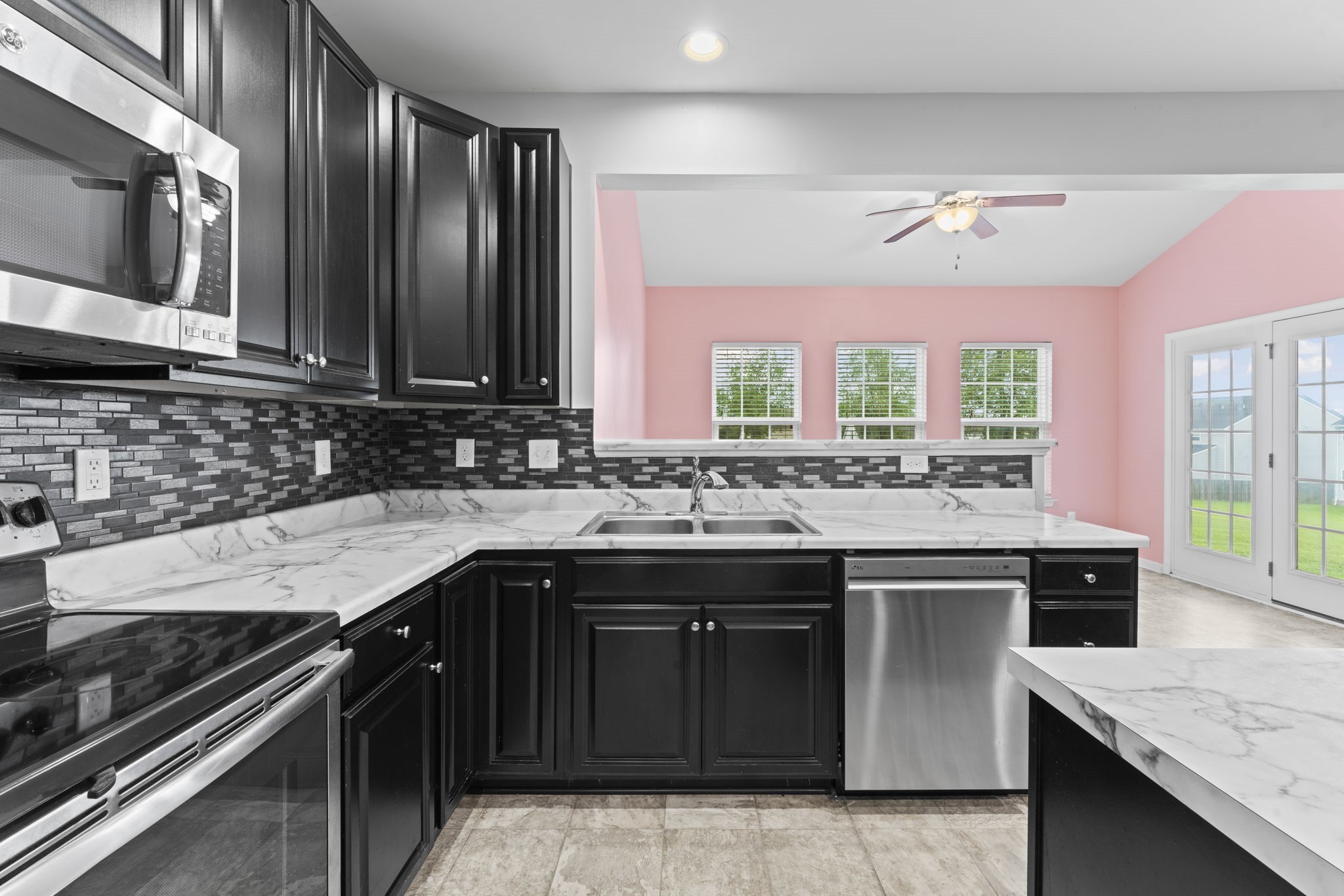 2207 Ambergate Dr